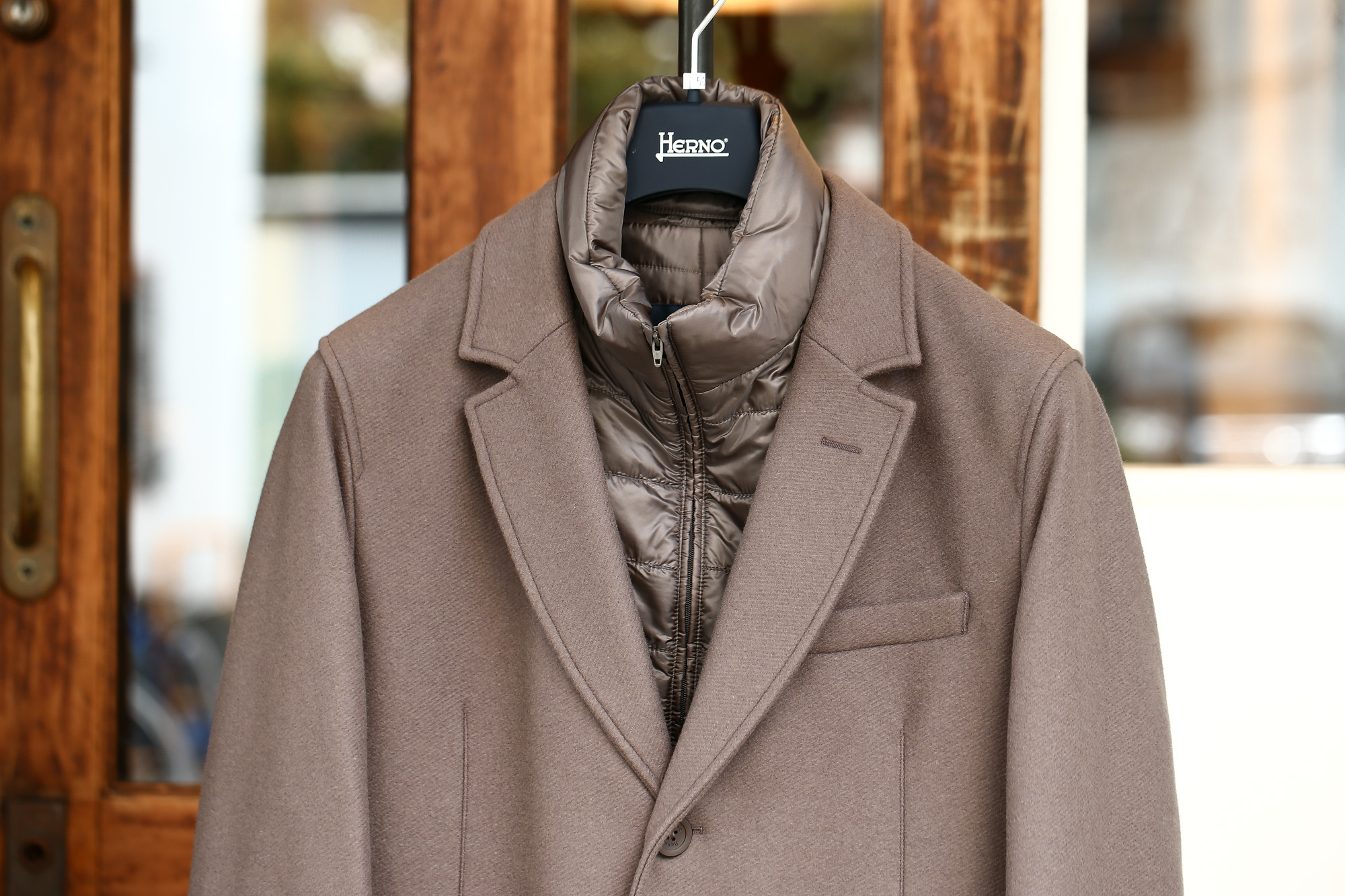 HERNO(ヘルノ) CA0045U Chester coat チェスターコート LANA DIAGONALE NYLON ULTRALIGHT 中綿入り ウールチェスターコート LIGHT BROWN (ライトブラウン・2700) Made in italy (イタリア製) 2017 秋冬新作 愛知 名古屋 Alto e Diritto アルト エ デリット herno ヘルノ ダウンコート ビジネススタイル