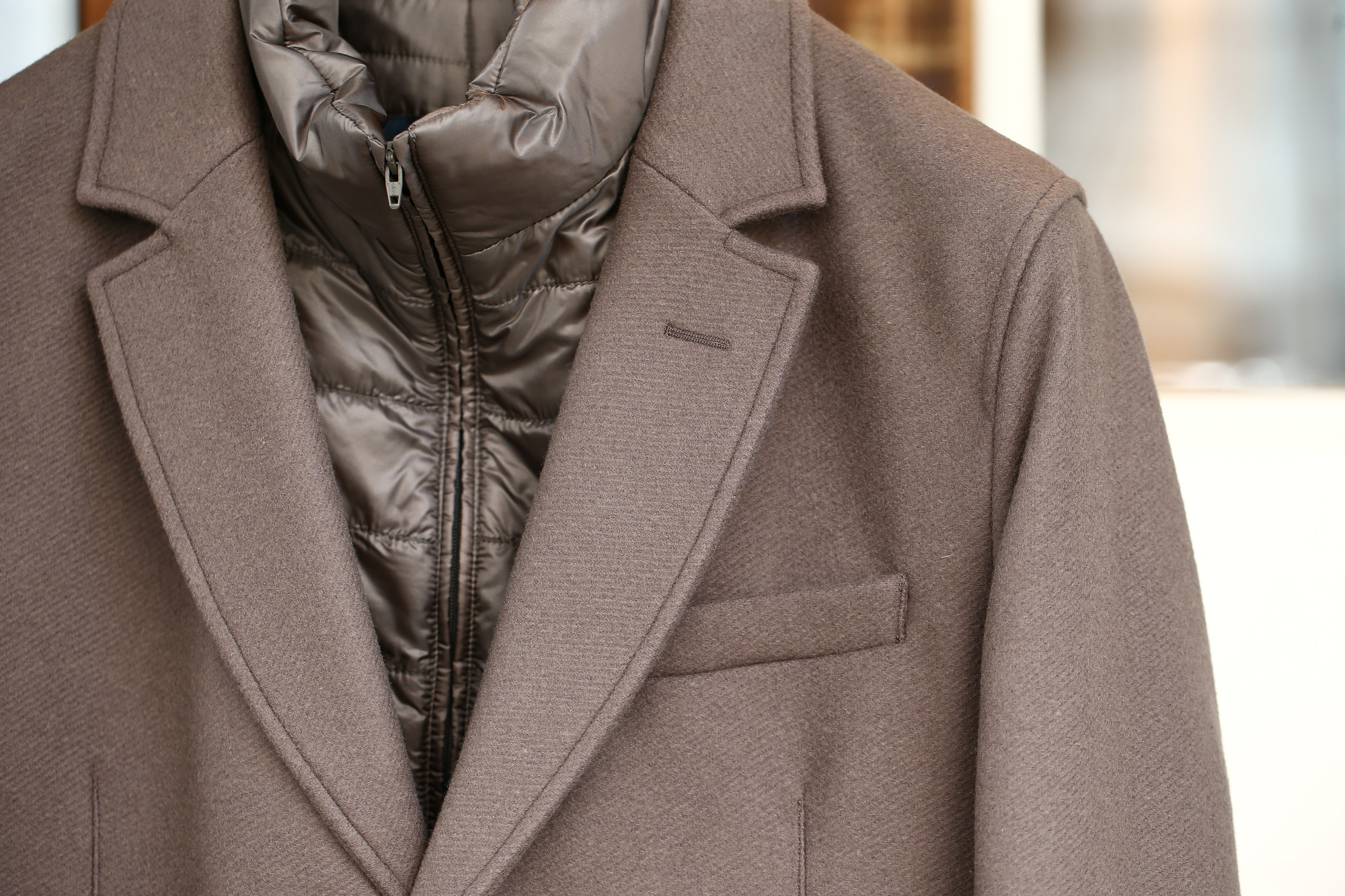 HERNO(ヘルノ) CA0045U Chester coat チェスターコート LANA DIAGONALE NYLON ULTRALIGHT 中綿入り ウールチェスターコート LIGHT BROWN (ライトブラウン・2700) Made in italy (イタリア製) 2017 秋冬新作 愛知 名古屋 Alto e Diritto アルト エ デリット herno ヘルノ ダウンコート ビジネススタイル