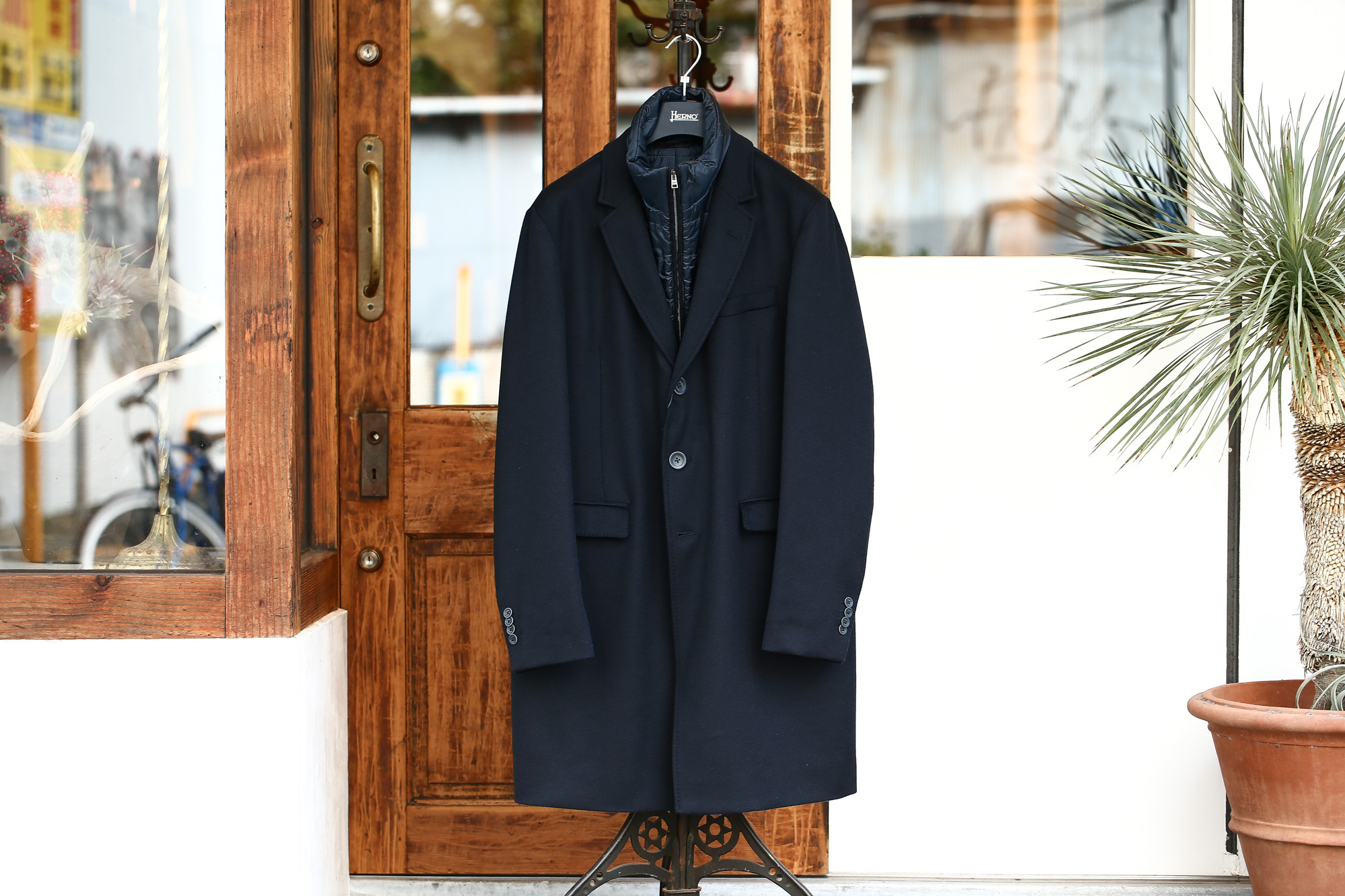 HERNO(ヘルノ) CA0058U Cashmere Chester coat カシミア チェスターコート PIACENZA ピアツェンツァ CASHMERE DROPGLIDE NYLON ULTRALIGHT 中綿入り カシミア チェスターコート NAVY (ネイビー・9200) Made in italy (イタリア製) 2017 秋冬新作 愛知 名古屋 Alto e Diritto アルト エ デリット herno ヘルノ ダウンコート ビジネススタイル