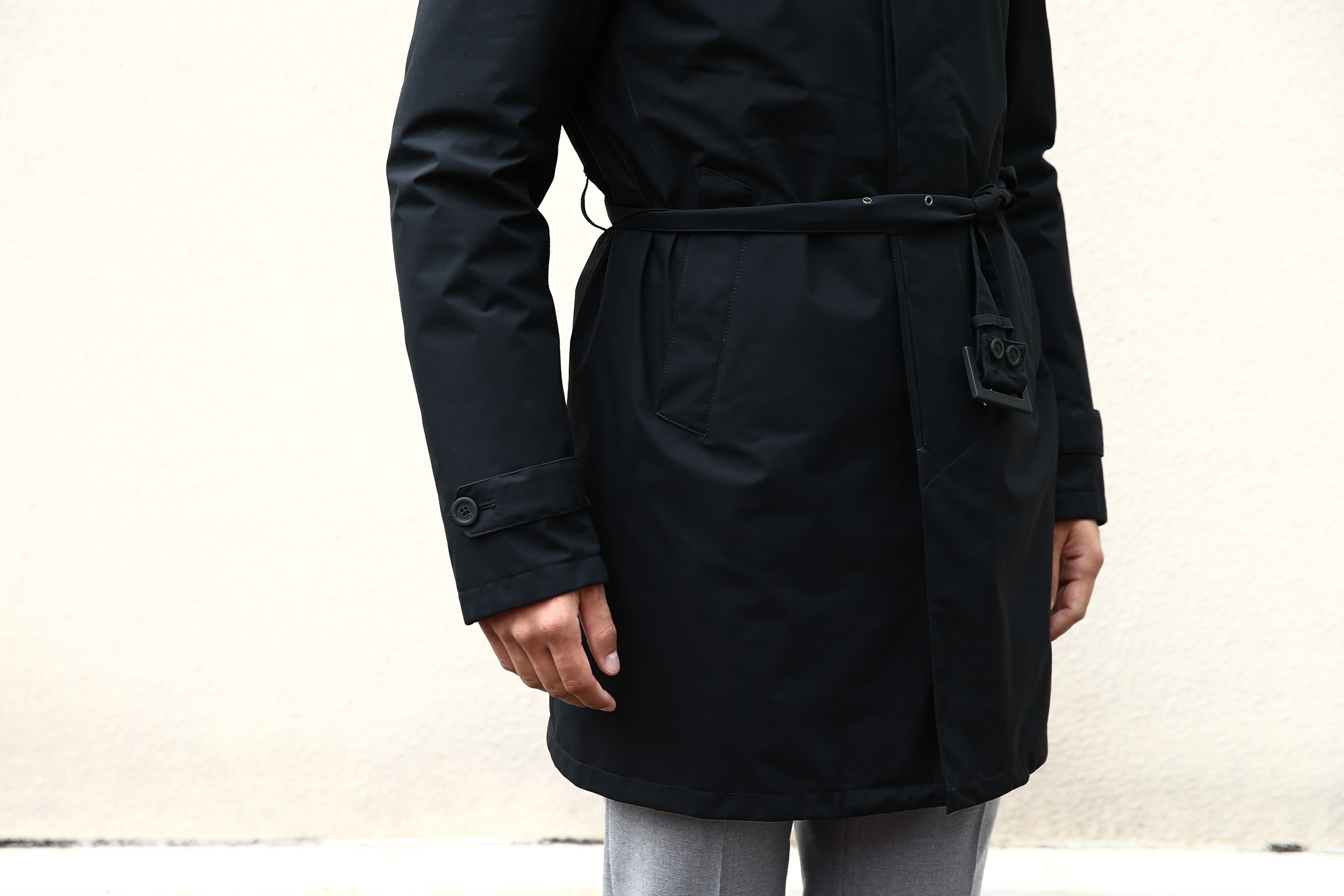 【HERNO / ヘルノ】 PI077UL LAMINAR Belted coat (ラミナー ベルテッドコート) GORE-TEX (ゴアテックス) 完全防水 ステンカラー シングル ベルテッドコート BLACK (ブラック・9300) 2017 秋冬新作 愛知 名古屋 herno ヘルノ ダウンコート 42,44,46,48,50,52,54