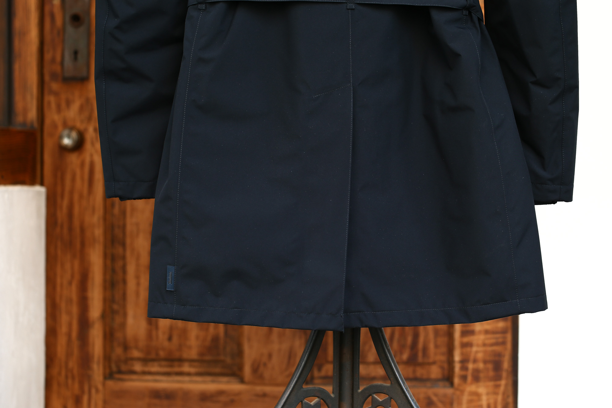 【HERNO / ヘルノ】 PI077UL LAMINAR Belted coat (ラミナー ベルテッドコート) GORE-TEX (ゴアテックス) 完全防水 ステンカラー シングル ベルテッドコート BLACK (ブラック・9300) 2017 秋冬新作 愛知 名古屋 herno ヘルノ ダウンコート 42,44,46,48,50,52,54