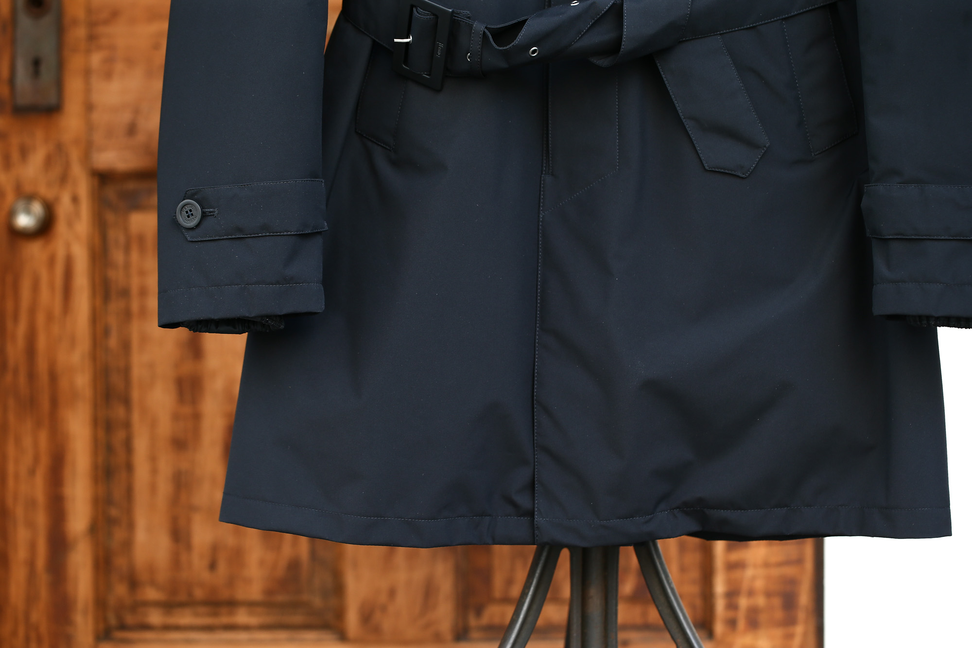 【HERNO / ヘルノ】 PI077UL LAMINAR Belted coat (ラミナー ベルテッドコート) GORE-TEX (ゴアテックス) 完全防水 ステンカラー シングル ベルテッドコート BLACK (ブラック・9300) 2017 秋冬新作 愛知 名古屋 herno ヘルノ ダウンコート 42,44,46,48,50,52,54