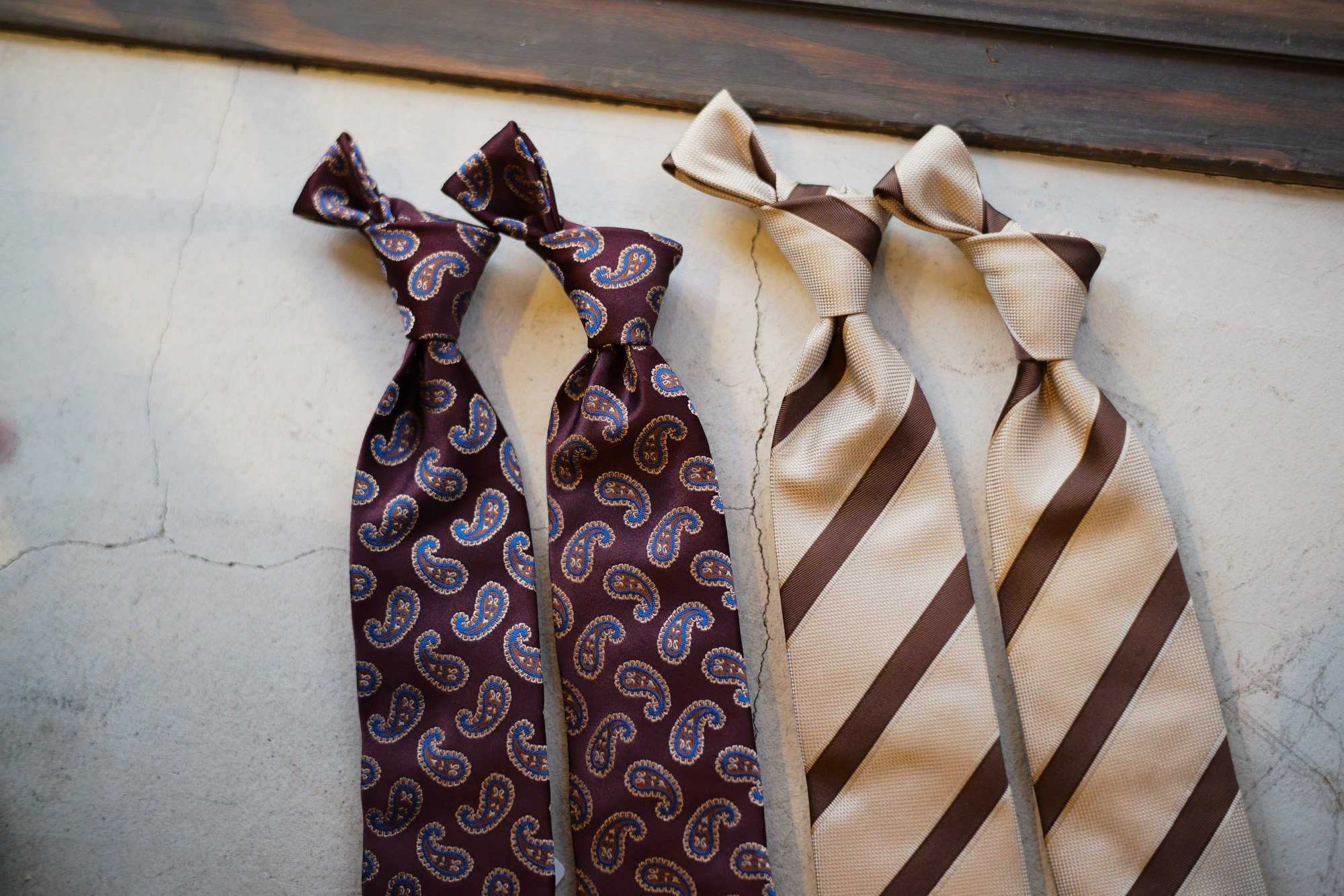 ISAIA (イザイア) PAISLEY TIE (ペイズリータイ) シルク ジャガード ペイズリー ネクタイ WINE (ワイン・04) / STRIPE TIE (ストライプタイ) シルク ジャガード ストライプ ネクタイ GOLD (ゴールド・01) Handmade in italy (イタリア製) 2017 秋冬新作 isaia スーツ ネクタイ 愛知 名古屋 Alto e Diritto アルト エ デリット