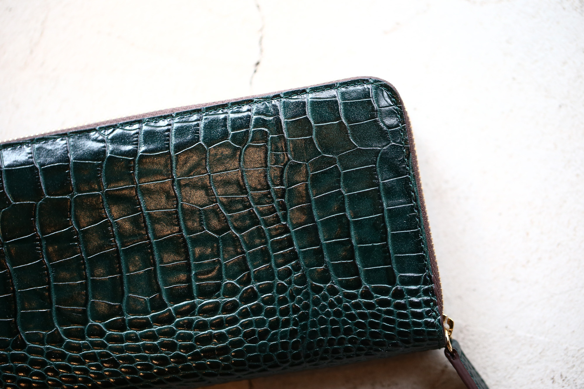 J&M DAVIDSON (ジェイアンドエムデヴィッドソン) ELONGATED ZIP WALLET (エロンゲーテッド ジップ ウォレット) 7444 SMALL MOCK CROC (クロコダイル型押し) 長財布 ウォレット BOTTLE GREEN / NIGTH (ボトルグリーン / ナイト・4800) Made in spain (スペイン製) 2017 秋冬新作 jandmdavidson jmdavidson 財布 サイフ 愛知 名古屋 Alto e Diritto アルト エ デリット