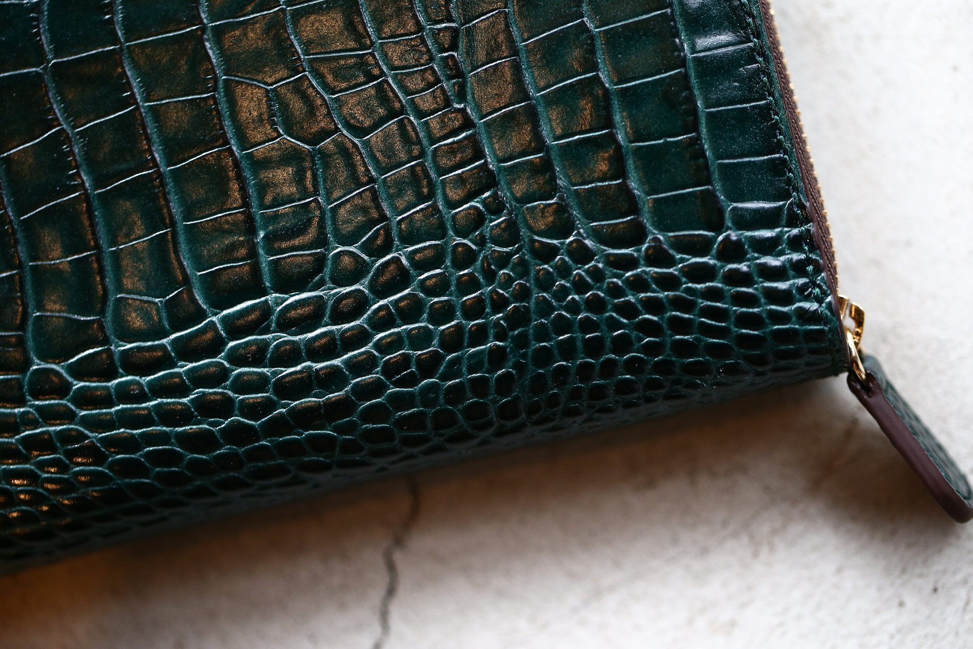 J&M DAVIDSON (ジェイアンドエムデヴィッドソン) ELONGATED ZIP WALLET (エロンゲーテッド ジップ ウォレット) 7444 SMALL MOCK CROC (クロコダイル型押し) 長財布 ウォレット BOTTLE GREEN / NIGTH (ボトルグリーン / ナイト・4800) Made in spain (スペイン製) 2017 秋冬新作 jandmdavidson jmdavidson 財布 サイフ 愛知 名古屋 Alto e Diritto アルト エ デリット