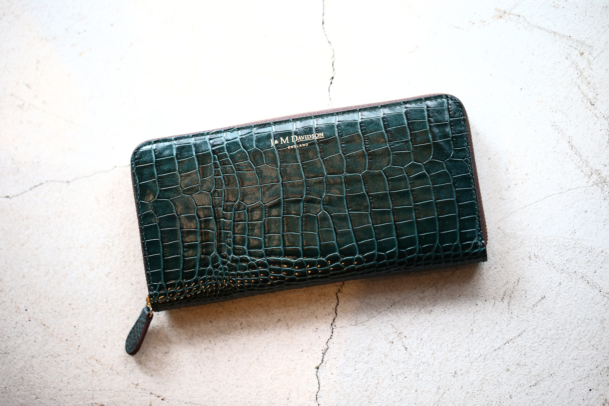 J&M DAVIDSON (ジェイアンドエムデヴィッドソン) ELONGATED ZIP WALLET (エロンゲーテッド ジップ ウォレット) 7444 SMALL MOCK CROC (クロコダイル型押し) 長財布 ウォレット BOTTLE GREEN / NIGTH (ボトルグリーン / ナイト・4800) Made in spain (スペイン製) 2017 秋冬新作 jandmdavidson jmdavidson 財布 サイフ 愛知 名古屋 Alto e Diritto アルト エ デリット