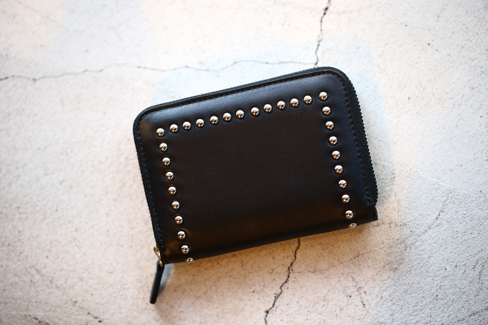 J&M DAVIDSON (ジェイアンドエムデヴィッドソン) JET SET COLLECTION (ジェットセット コレクション) SMALL ZIP PURSE WITH STUDS (スモール ジップ パース ウィズ スタッズ) 10131N CALF LEATHER (カーフレザー) 折財布 ショートウォレット BLACK (ブラック・999) Made in spain (スペイン製) 2017 秋冬新作 jmdavidson 愛知 名古屋 Alto e Diritto アルト エ デリット