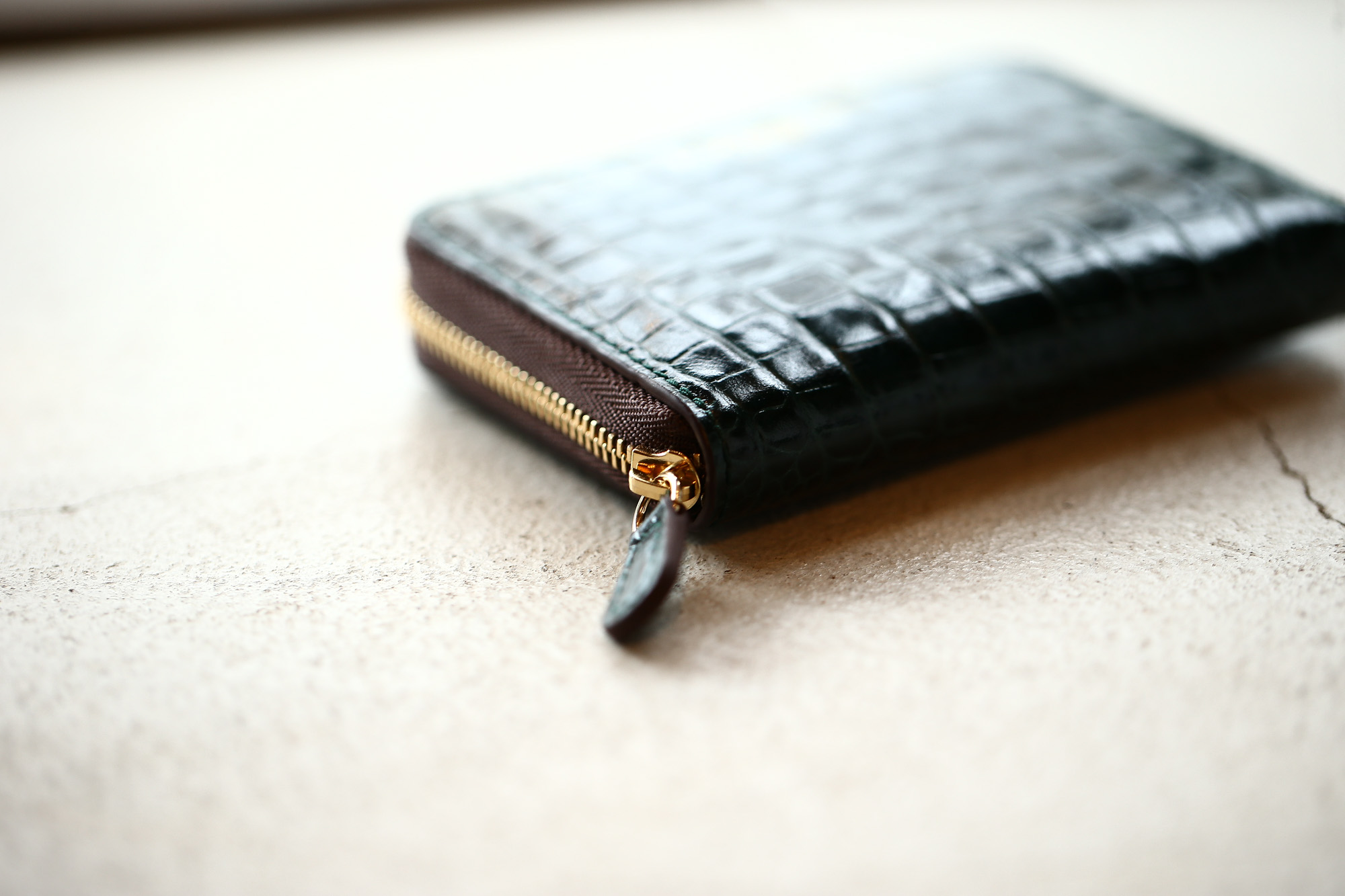 J&M DAVIDSON (ジェイアンドエムデヴィッドソン) SMALL ZIP PURSE (スモール ジップ パース) 7444 SMALL MOCK CROC (クロコダイル型押し) 折財布 ショートウォレット BOTTLE GREEN / NIGTH (ボトルグリーン / ナイト・4800) Made in spain (スペイン製)　2017 秋冬新作 jandmdavidosn smallzippurse サイフ ウォレット ジェイエムデヴィッドソン 愛知 名古屋 Alto e Diritto アルト エ デリット