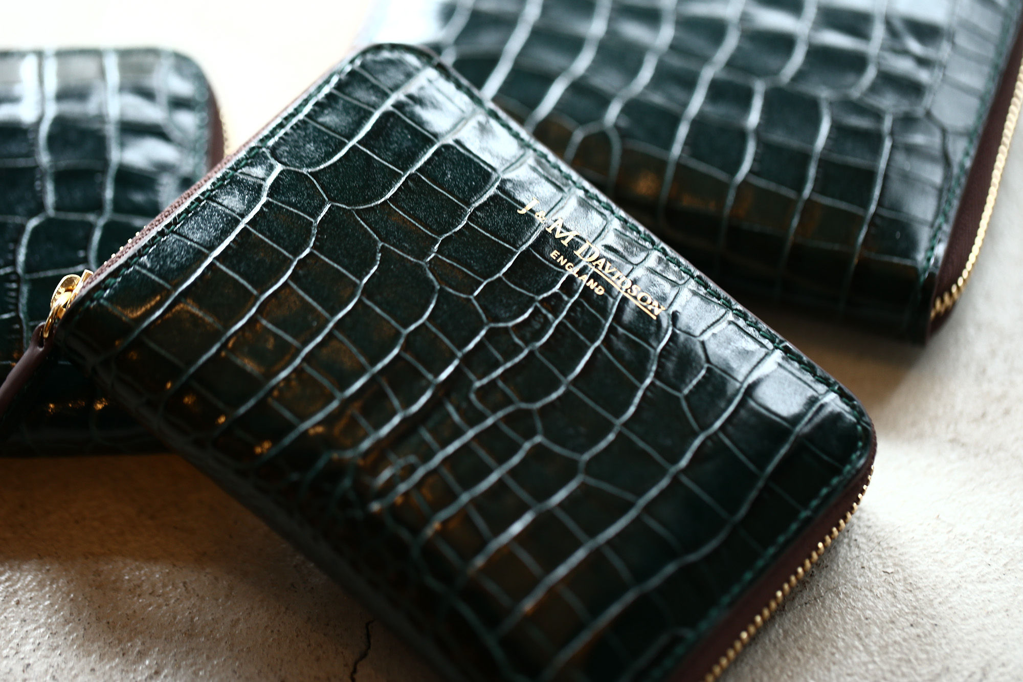 J&M DAVIDSON (ジェイアンドエムデヴィッドソン) SMALL ZIP PURSE (スモール ジップ パース) 7444 SMALL MOCK CROC (クロコダイル型押し) 折財布 ショートウォレット BOTTLE GREEN / NIGTH (ボトルグリーン / ナイト・4800) Made in spain (スペイン製)　2017 秋冬新作 jandmdavidosn smallzippurse サイフ ウォレット ジェイエムデヴィッドソン 愛知 名古屋 Alto e Diritto アルト エ デリット