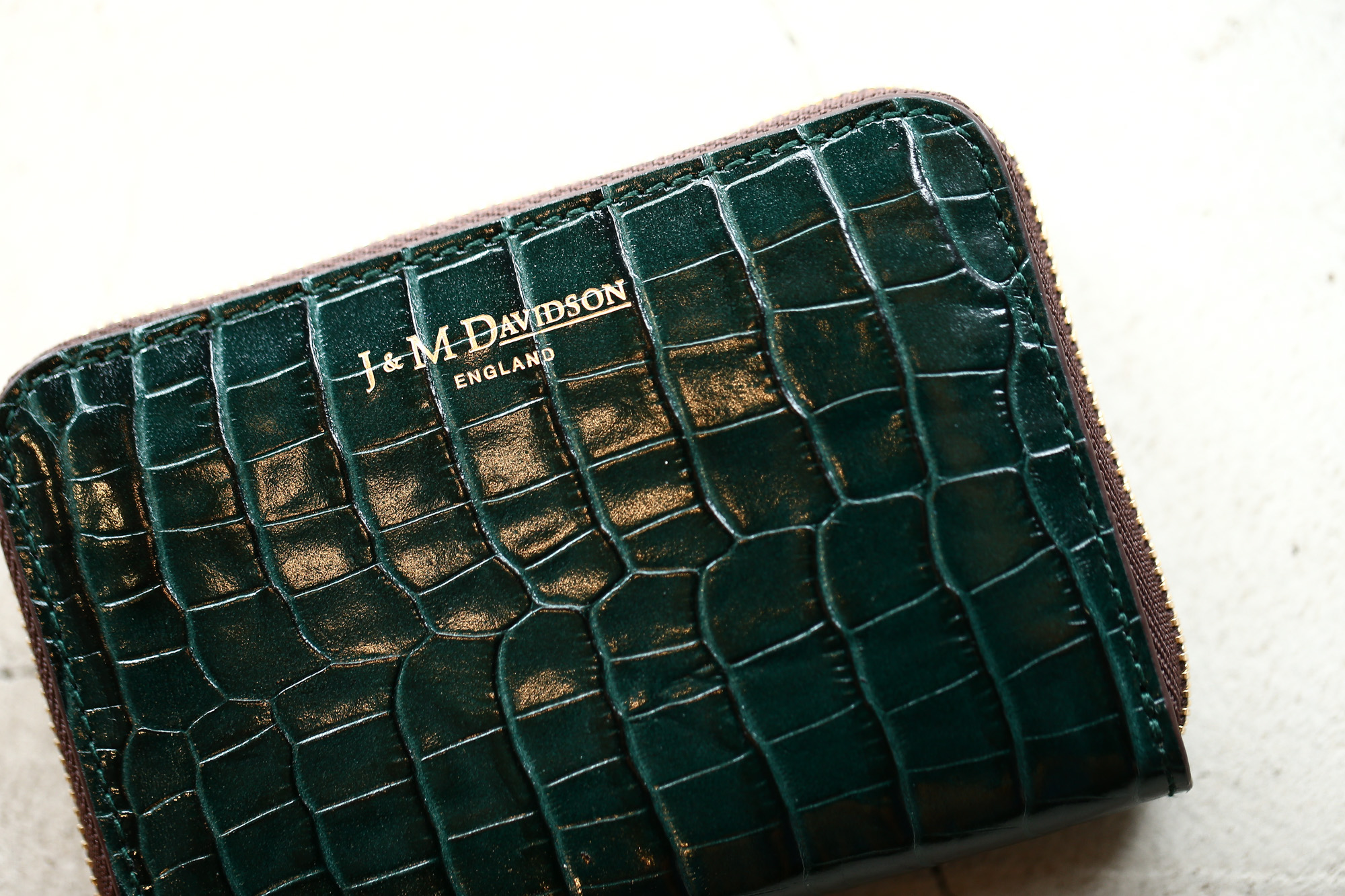 J&M DAVIDSON (ジェイアンドエムデヴィッドソン) SMALL ZIP PURSE (スモール ジップ パース) 7444 SMALL MOCK CROC (クロコダイル型押し) 折財布 ショートウォレット BOTTLE GREEN / NIGTH (ボトルグリーン / ナイト・4800) Made in spain (スペイン製)　2017 秋冬新作 jandmdavidosn smallzippurse サイフ ウォレット ジェイエムデヴィッドソン 愛知 名古屋 Alto e Diritto アルト エ デリット