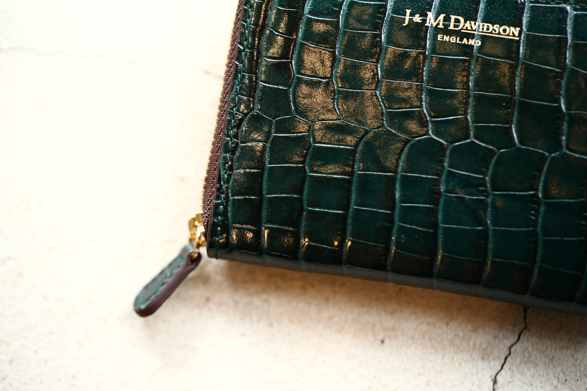 J&M DAVIDSON (ジェイアンドエムデヴィッドソン) SMALL ZIP PURSE (スモール ジップ パース) 7444 SMALL MOCK CROC (クロコダイル型押し) 折財布 ショートウォレット BOTTLE GREEN / NIGTH (ボトルグリーン / ナイト・4800) Made in spain (スペイン製)　2017 秋冬新作 jandmdavidosn smallzippurse サイフ ウォレット ジェイエムデヴィッドソン 愛知 名古屋 Alto e Diritto アルト エ デリット