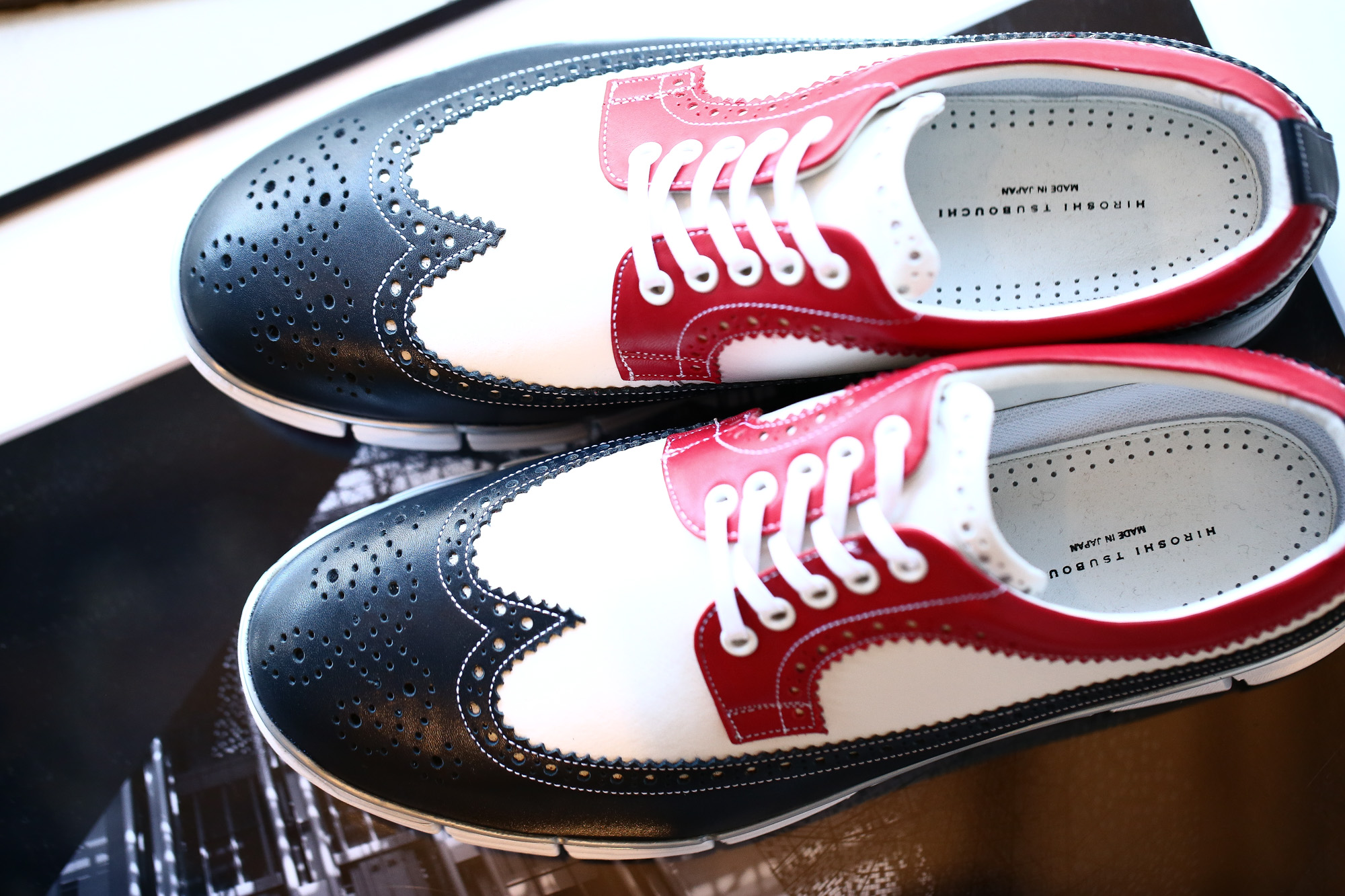 【HIROSHI TSUBOUCHI // ヒロシツボウチ】 HTO-AD05 Wingtip Sneakers トリコロールカラー Calf Leather カーフレザー ウィングチップ スニーカー NAVY / WHITE / RED (ネイビー / ホワイト / レッド・NV/WH/RE) Made in Japan (日本製) 2017 秋冬 【Re Arrival / 再入荷】 hiroshitsubouchi ヒロシツボウチ 木梨則武 ノリさん C.ロナウド クリスティアーノロナウド トリコカラー とんねるずのみなさんのおかげでした トリコロール