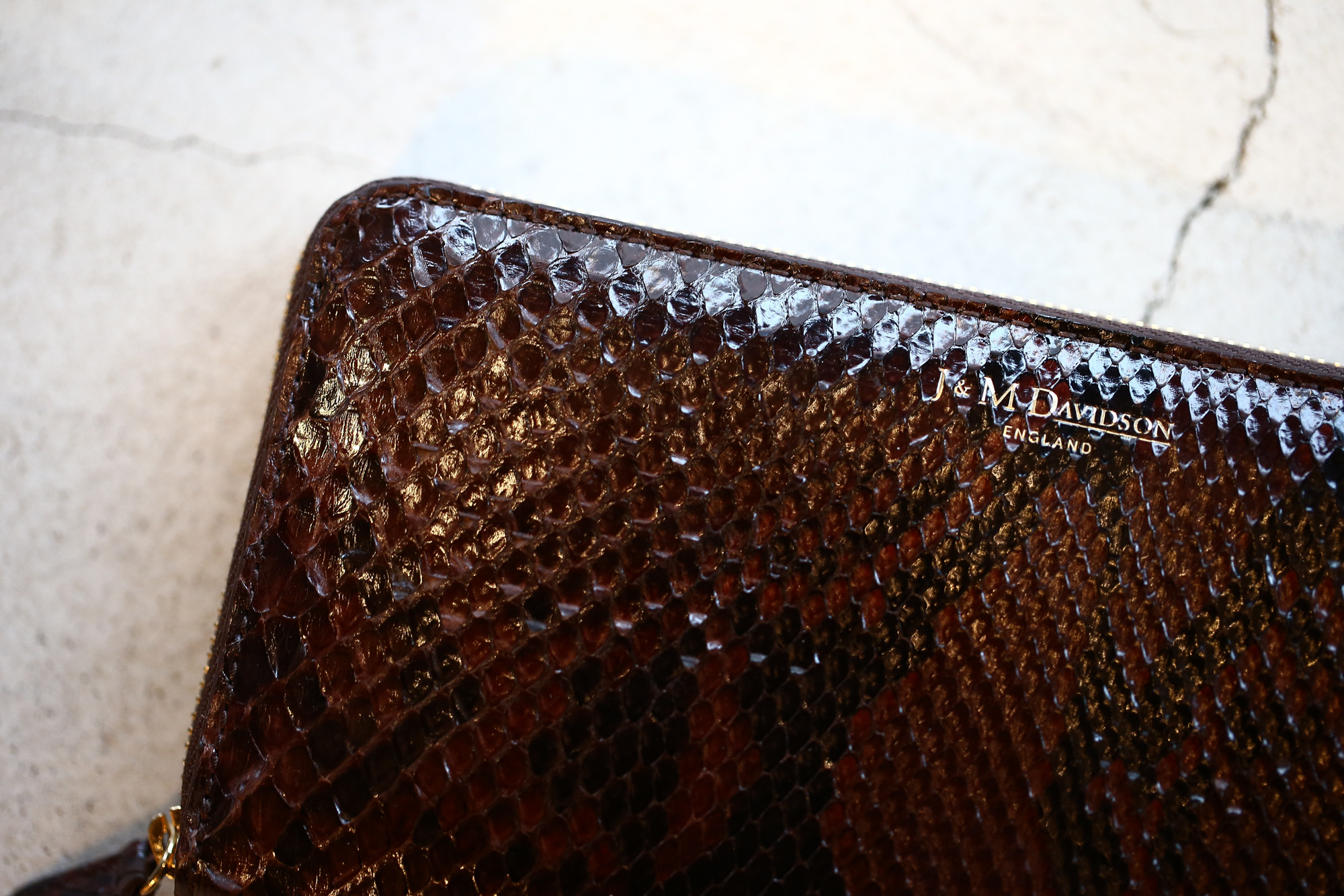 J&M DAVIDSON (ジェイアンドエムデヴィッドソン) ELONGATED ZIP WALLET (エロンゲーテッド ジップ ウォレット) 10069 PYTHON LEATHER / CALF LEATHER (パイソンレザー / カーフレザー) 長財布 ウォレット DK BROWN / PETROL (ダークブラウン / ペトロール・6800) Made in spain (スペイン製) 2017秋冬新作  JMDAVIDOSN JANDMDAVIDSON 愛知 名古屋 Alto e Diritto アルト エ デリット