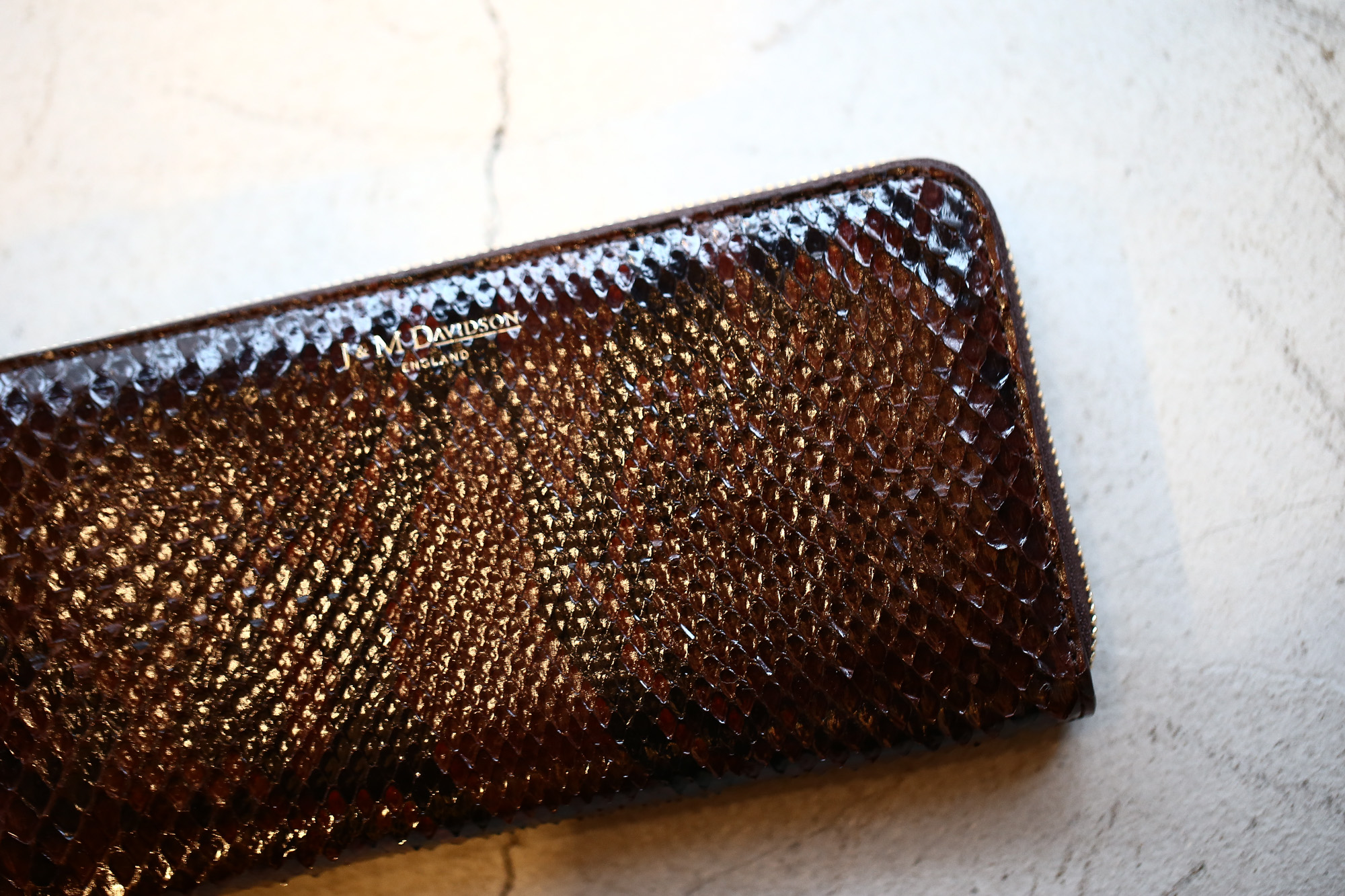 J&M DAVIDSON (ジェイアンドエムデヴィッドソン) ELONGATED ZIP WALLET (エロンゲーテッド ジップ ウォレット) 10069 PYTHON LEATHER / CALF LEATHER (パイソンレザー / カーフレザー) 長財布 ウォレット DK BROWN / PETROL (ダークブラウン / ペトロール・6800) Made in spain (スペイン製) 2017秋冬新作  JMDAVIDOSN JANDMDAVIDSON 愛知 名古屋 Alto e Diritto アルト エ デリット