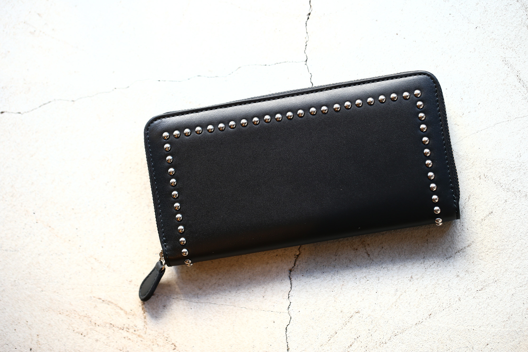 J&M DAVIDSON (ジェイアンドエムデヴィッドソン) JET SET COLLECTION (ジェットセット コレクション) ELONGATED ZIP WALLET WITH STUDS (エロンゲテッド ジップ ウォレット ウィズ スタッズ) 10128N CALF LEATHER (カーフレザー) 長財布 ウォレット BLACK (ブラック・9990) Made in spain (スペイン製) 2017 秋冬新作 jmdavidson ジェイエムデヴィッドソン 財布 ウォレット 愛知 名古屋 Alto e Diritto アルト エ デリット