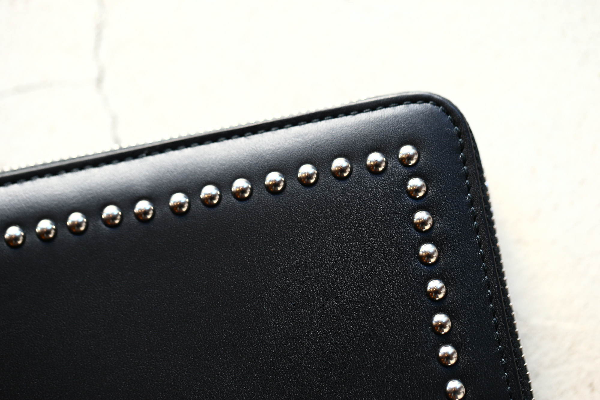 J&M DAVIDSON (ジェイアンドエムデヴィッドソン) JET SET COLLECTION (ジェットセット コレクション) ELONGATED ZIP WALLET WITH STUDS (エロンゲテッド ジップ ウォレット ウィズ スタッズ) 10128N CALF LEATHER (カーフレザー) 長財布 ウォレット BLACK (ブラック・9990) Made in spain (スペイン製) 2017 秋冬新作 jmdavidson ジェイエムデヴィッドソン 財布 ウォレット 愛知 名古屋 Alto e Diritto アルト エ デリット