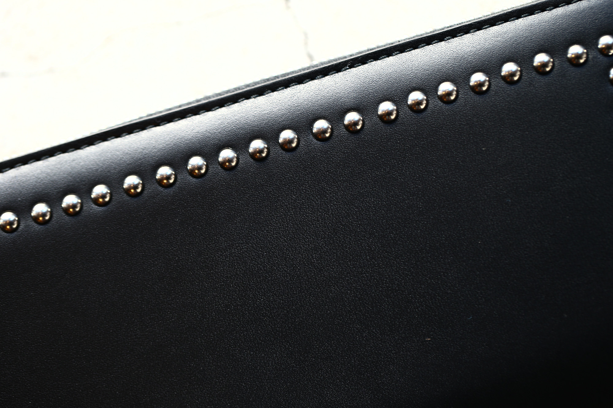 J&M DAVIDSON (ジェイアンドエムデヴィッドソン) JET SET COLLECTION (ジェットセット コレクション) ELONGATED ZIP WALLET WITH STUDS (エロンゲテッド ジップ ウォレット ウィズ スタッズ) 10128N CALF LEATHER (カーフレザー) 長財布 ウォレット BLACK (ブラック・9990) Made in spain (スペイン製) 2017 秋冬新作 jmdavidson ジェイエムデヴィッドソン 財布 ウォレット 愛知 名古屋 Alto e Diritto アルト エ デリット