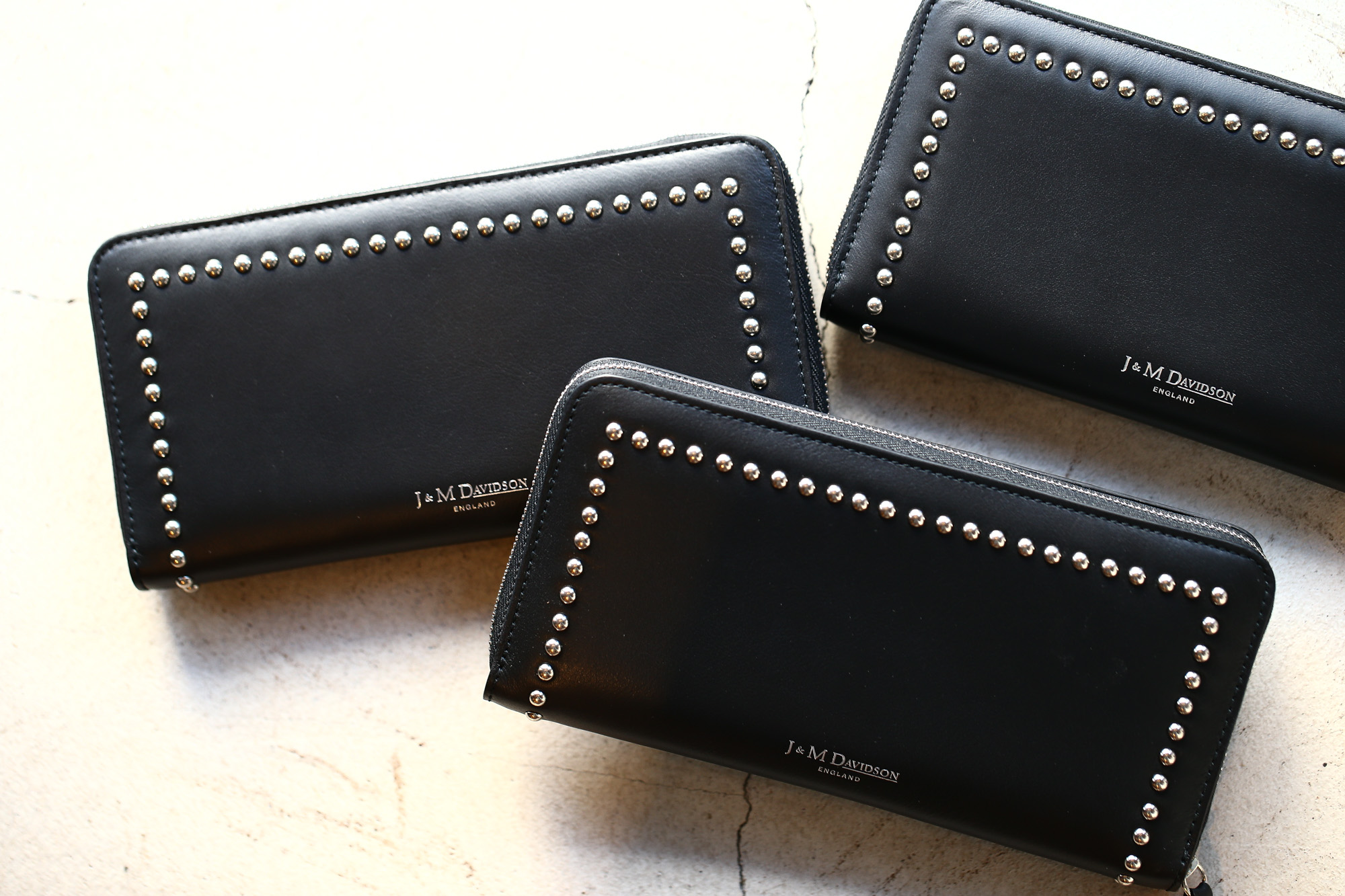 J&M DAVIDSON (ジェイアンドエムデヴィッドソン) JET SET COLLECTION (ジェットセット コレクション) ELONGATED ZIP WALLET WITH STUDS (エロンゲテッド ジップ ウォレット ウィズ スタッズ) 10128N CALF LEATHER (カーフレザー) 長財布 ウォレット BLACK (ブラック・9990) Made in spain (スペイン製) 2017 秋冬新作 jmdavidson ジェイエムデヴィッドソン 財布 ウォレット 愛知 名古屋 Alto e Diritto アルト エ デリット