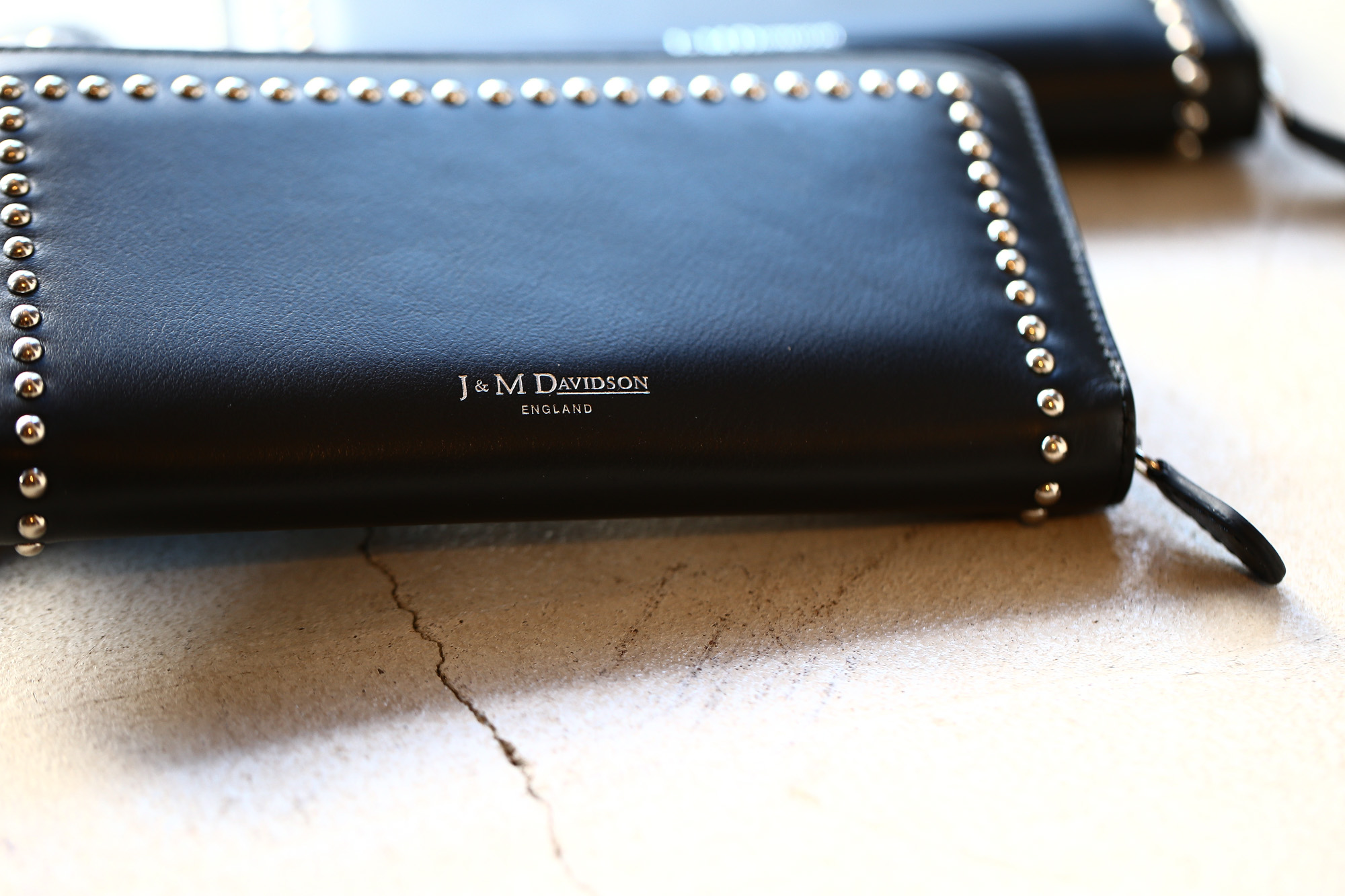 J&M DAVIDSON (ジェイアンドエムデヴィッドソン) JET SET COLLECTION (ジェットセット コレクション) ELONGATED ZIP WALLET WITH STUDS (エロンゲテッド ジップ ウォレット ウィズ スタッズ) 10128N CALF LEATHER (カーフレザー) 長財布 ウォレット BLACK (ブラック・9990) Made in spain (スペイン製) 2017 秋冬新作 jmdavidson ジェイエムデヴィッドソン 財布 ウォレット 愛知 名古屋 Alto e Diritto アルト エ デリット