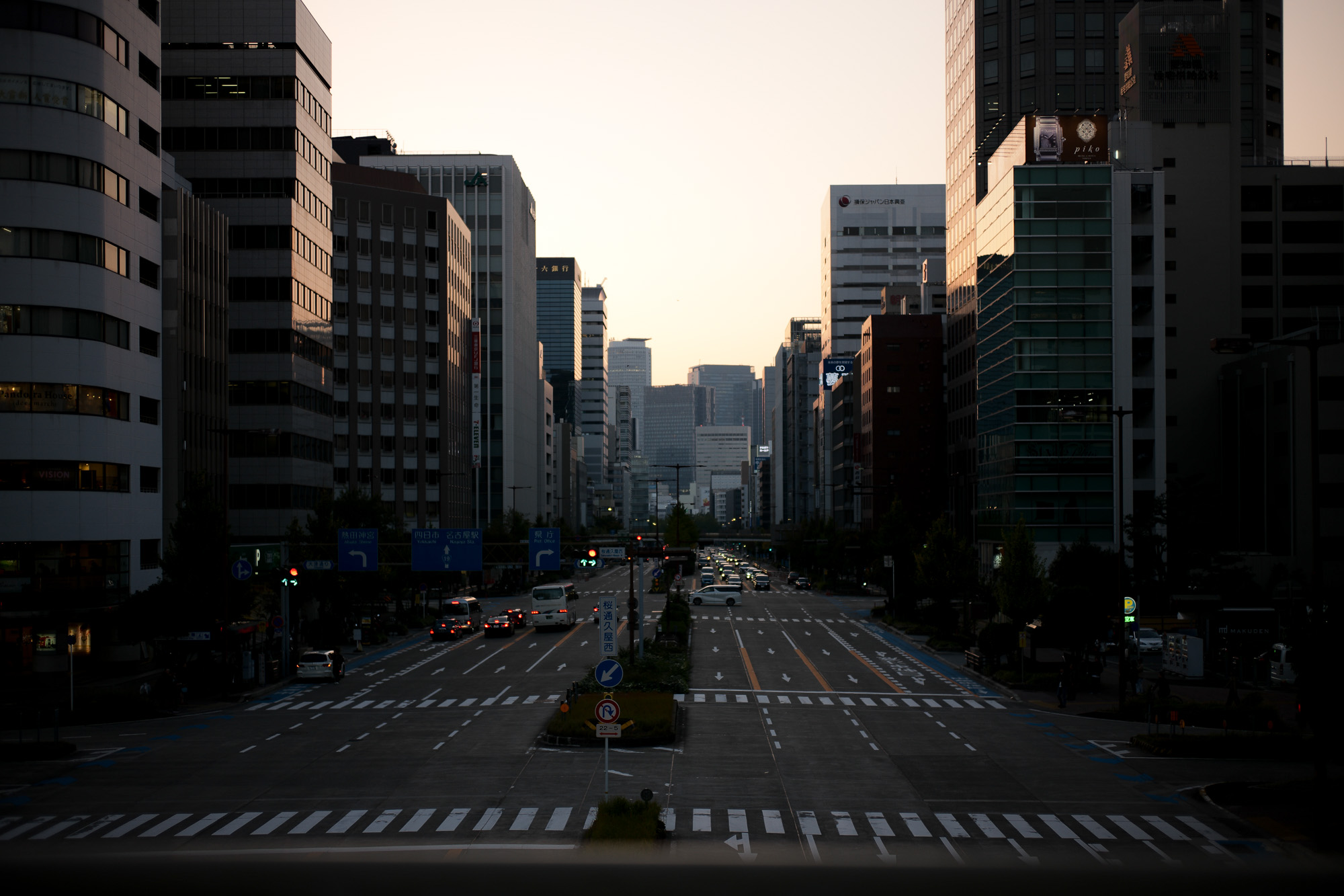  2017.10/30-11/05  ///【LEICA M10 + SUMMILUX-M F1.4/50mm ASPH】作例 ブログ ライカM10 写真 leicam10 ライカ leica 愛知 名古屋 ズミルックス  dents settefilicashmere pt01 ピンクパンツコーデ 1dx バルトロライトジャケット isaia invertere 晴れ hiroshitsubouchi ヒロシツボウチ ツボさん enzobonafe×hiroshitsubouchi×zodiac トリコロール ツボさん×ジェームスグロース 昼からワイン j&mdavidson 熱田神宮 atsutajingu 宮きしめん vanson バンソン doubleriders cuervo night tvtower c2 ライダース レザージャケット romeo ロメオ コードバン でら桜通り 名古屋テレビ塔summilux