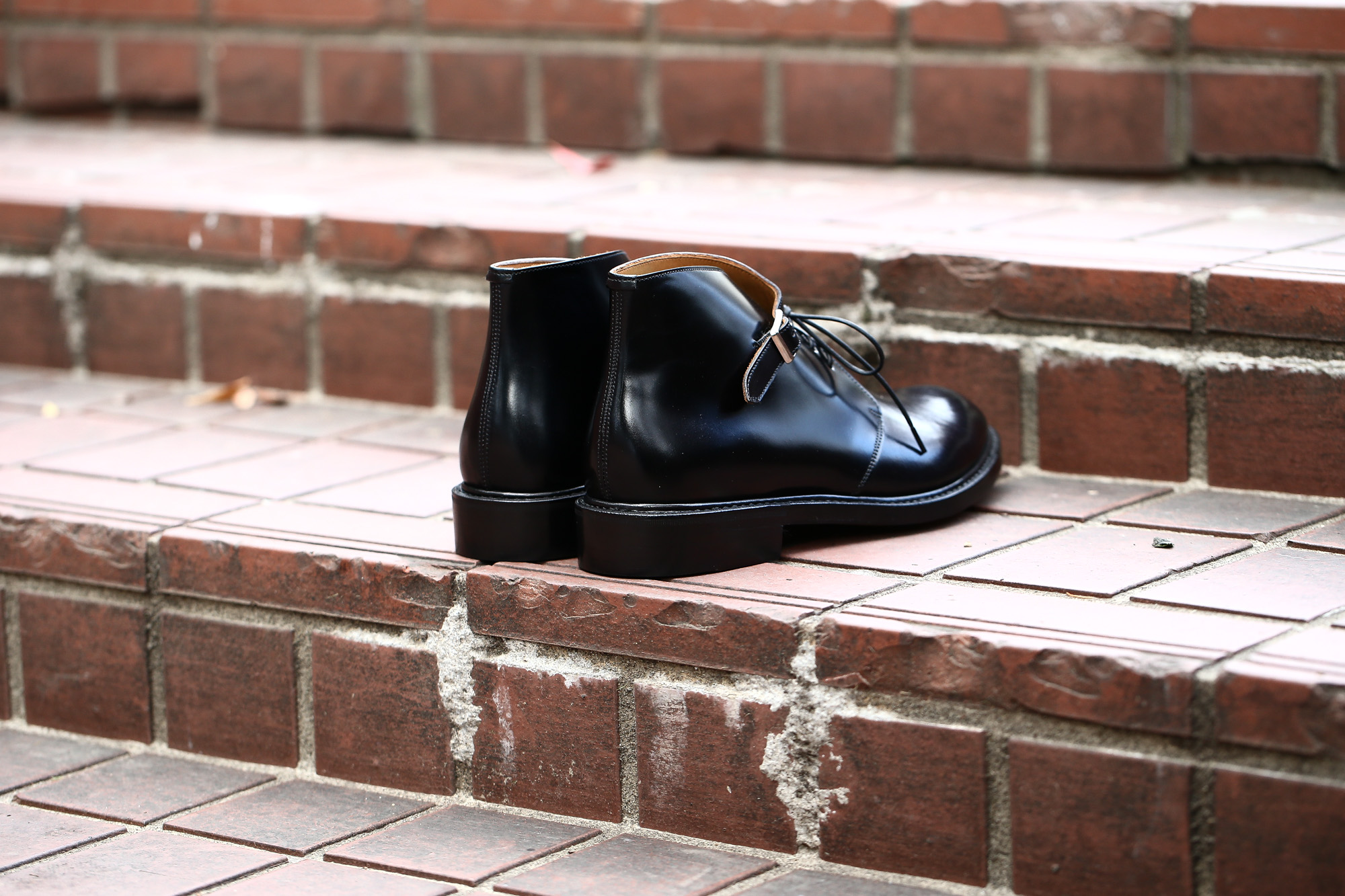 Cuervo (クエルボ) 【Derringer Cordovan / デリンジャー コードバン】　Shell Cordovan シェルコードバンレザー Goodyear Welt Process  Double Leather Sole Chukka Boots チャッカブーツ  BLACK(ブラック・BLK) MADE IN JAPAN(日本製) 2017 秋冬新作 愛知 名古屋 Alto e Diritto アルト エ デリット クエルボ　チャッカブーツ コードバン 5(24),5.5(24.5),6(25),6.5(25.5),7(26),7.5(26.5),8(27),8.5(27.5),9(28)