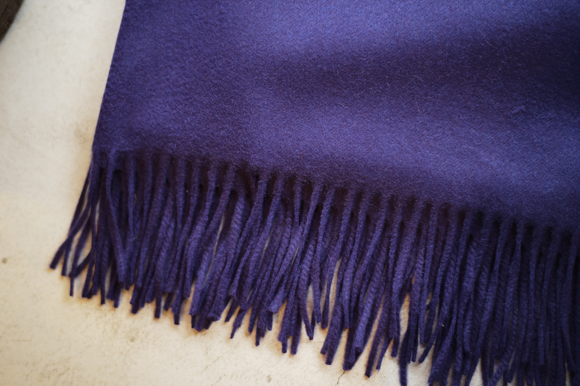 Johnstons (ジョンストンズ) WA56 STOLE Cashmere 100% カシミア 大判 ストール ROYAL PURPLE (ロイヤルパープル・SD7119) Made in Scotland (スコットランド製) 2017 秋冬新作 johnstons 愛知 名古屋 Alto e Diritto アルト エ デリット