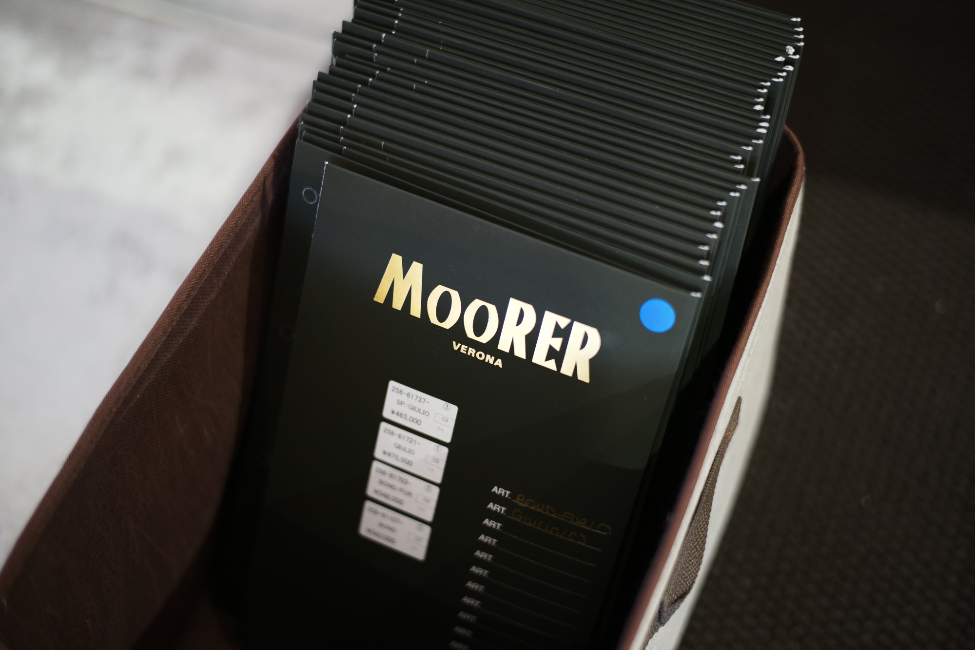 MOORER / ムーレー (2018 秋冬 プレ 展示会) 愛知 名古屋 Alto e Diritto アルト エ デリット moorer ムーレー　デニムパンツ denimpants ストレッチジーンズ ジーンズ ダウン コート ダウンベスト ファージャケット レザー ウール カシミア ナイロン ムートン