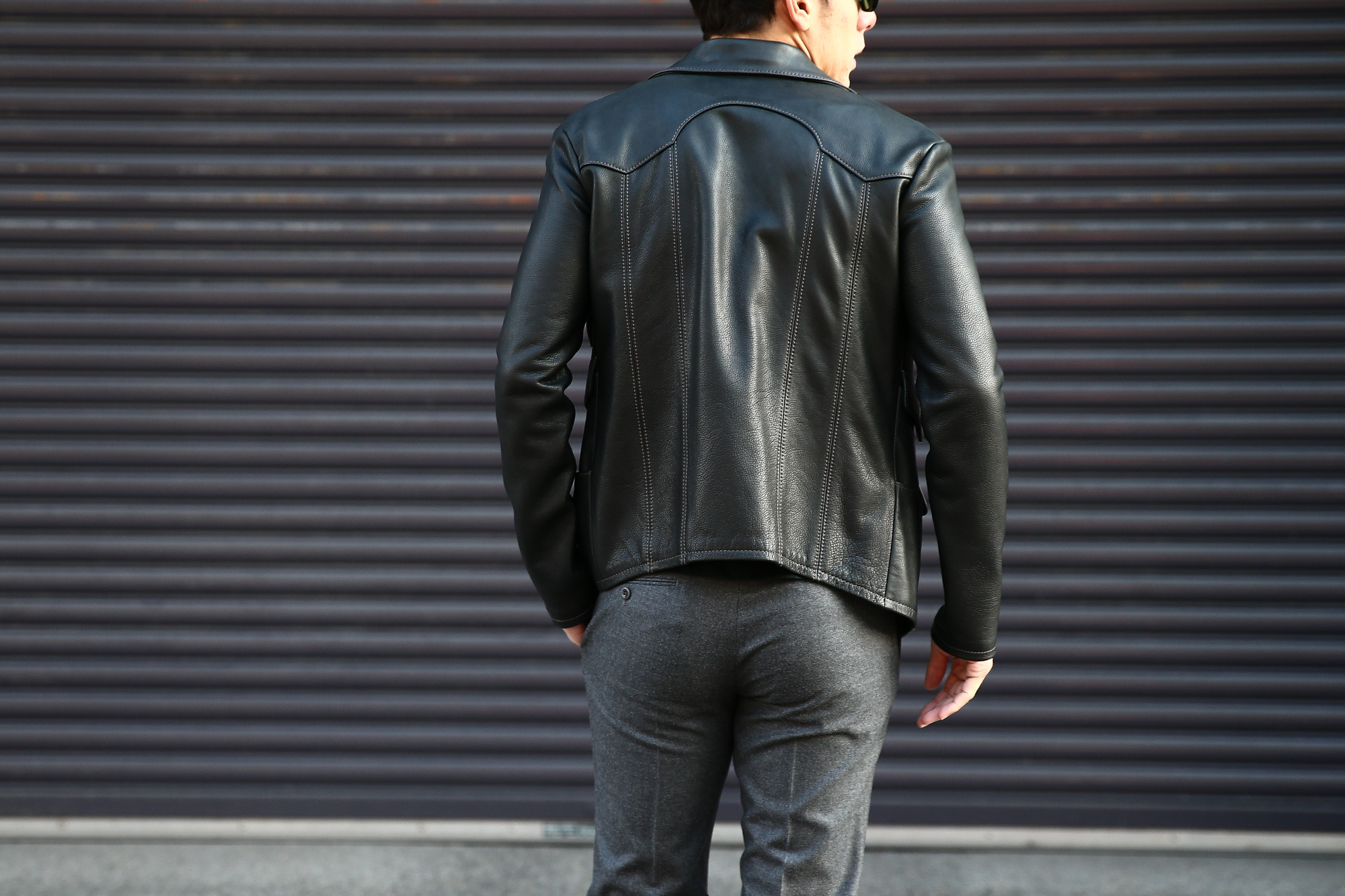 South Paradiso Leather (サウスパラディソレザー) East West イーストウエスト 【ADLER /// アードラー】 Cow Hide Leather カウハイドレザー レザージャケット BLACK (ブラック) MADE IN USA (アメリカ製) のコーディネート画像。愛知 名古屋 Alto e Diritto アルト エ デリット アドラー サウスパラディソ パラディソ レザー ヴィンテージ ビンテージ