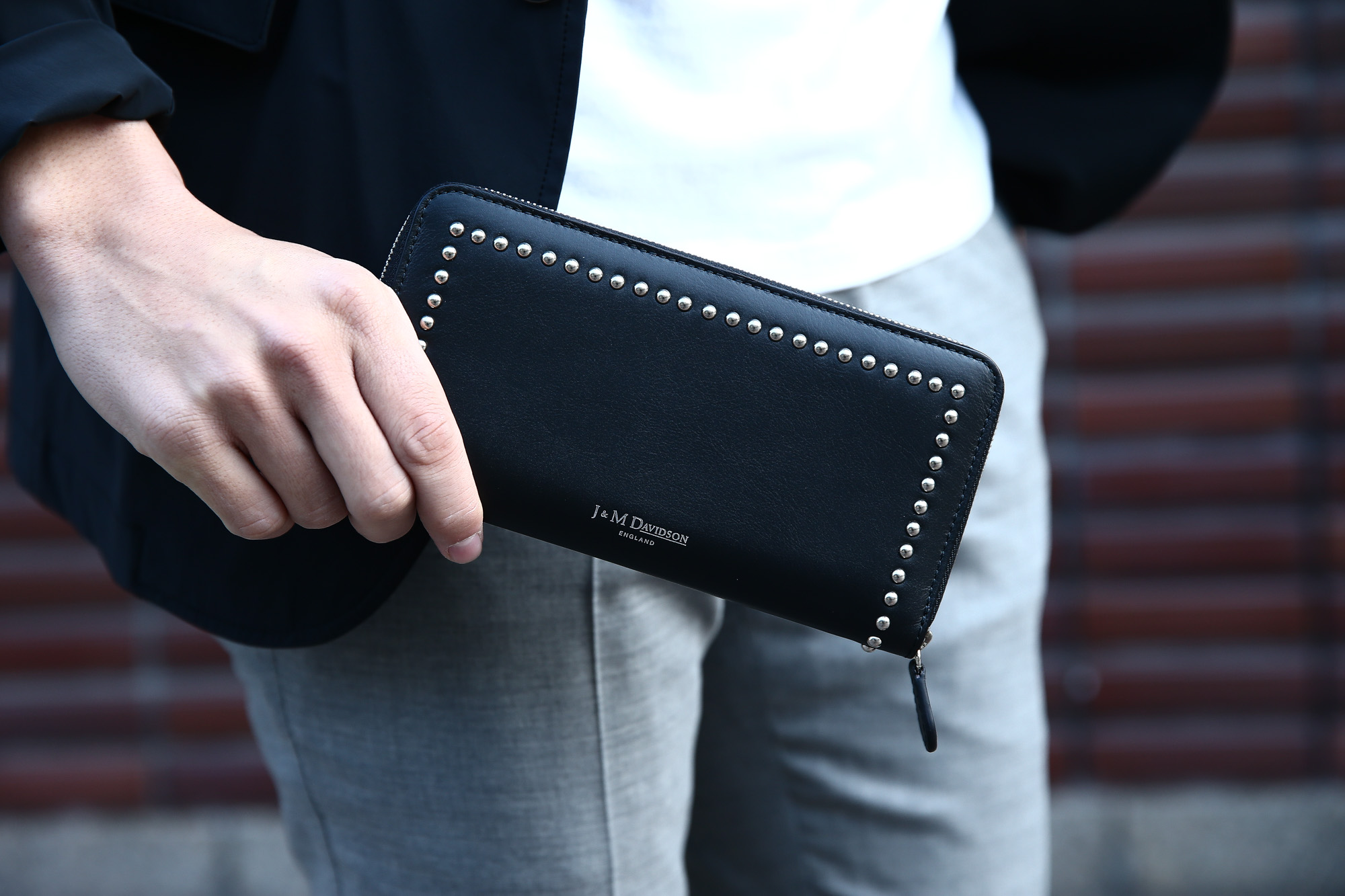 【J&M DAVIDSON // ジェイアンドエムデヴィッドソン】 JET SET COLLECTION (ジェットセット コレクション) ELONGATED ZIP WALLET WITH STUDS (エロンゲテッド ジップ ウォレット ウィズ スタッズ) 10128N CALF LEATHER (カーフレザー) 長財布 ウォレット BLACK (ブラック・9990) Made in spain (スペイン製) jmdavidson ジェイエムデヴィッドソン 財布 ウォレット 愛知 名古屋 Alto e Diritto アルト エ デリット