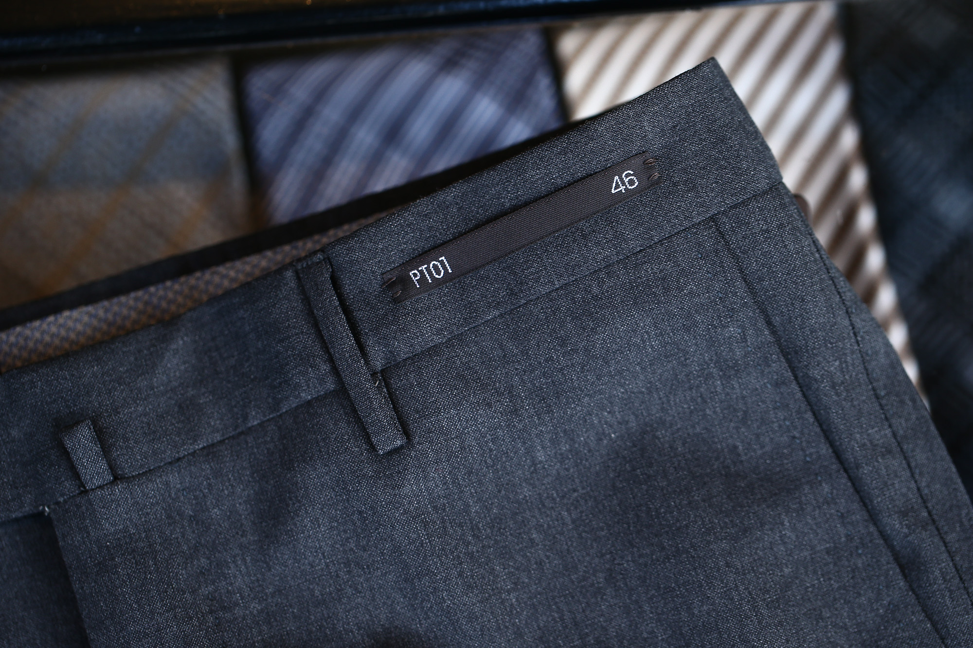 PT01 (ピーティーゼロウーノ) BUSINESS SUPER SLIM FIT (スーパースリムフィット) ストレッチ トロピカル サマーウール スラックス CHARCOAL GRAY (チャコールグレー・0255) 2018 春夏新作 pt01 ピーティー 愛知 名古屋 Alto e Diritto アルト エ デリット