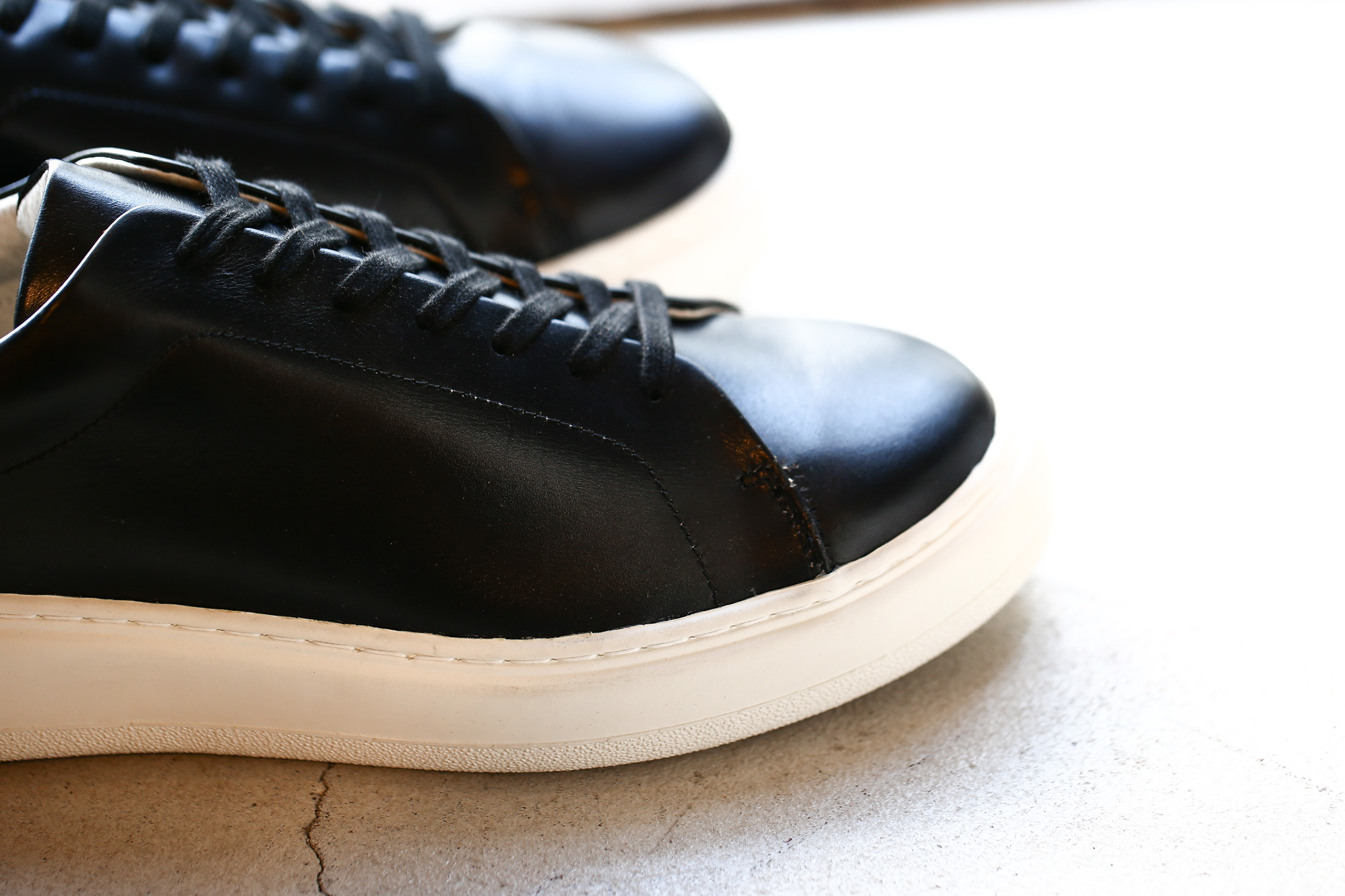 PATRICK(パトリック) 【CRUISE LINE / クルーズライン】 GENOVA (ジェノバ) Annonay Vocalou Calf Leather (アノネイ社 ボカルーカーフ レザー) ローカット レザー スニーカー BLACK (ブラック・BLK) MADE IN JAPAN(日本製) 【1st コレクション // 復刻モデル】【スペシャル限定モデル】 patrick パトリック cruiseline クルーズライン 愛知 名古屋 Alto e Diritto アルト エ デリット 干場義雅　坪内浩