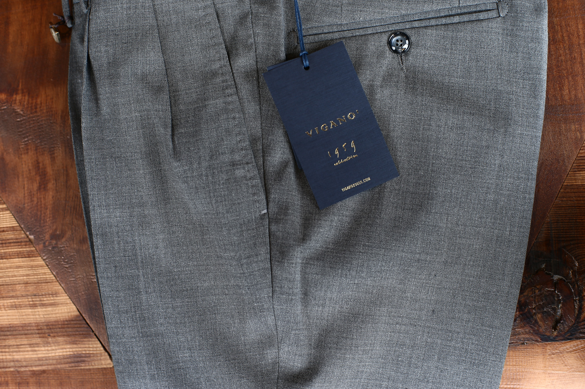 VIGANO (ヴィガーノ) WASHABLE SLACKS (ウォッシャブル スラックス) ウォッシャブル トロピカルウール テーパード 2プリーツ パンツ MEDIUM GRAY (ミディアムグレー・928) 2018 春夏新作 vigano ヴィガーノ 愛知 名古屋 Alto e Diritto アルト エ デリット スラックス グレスラ ネイビースラックス