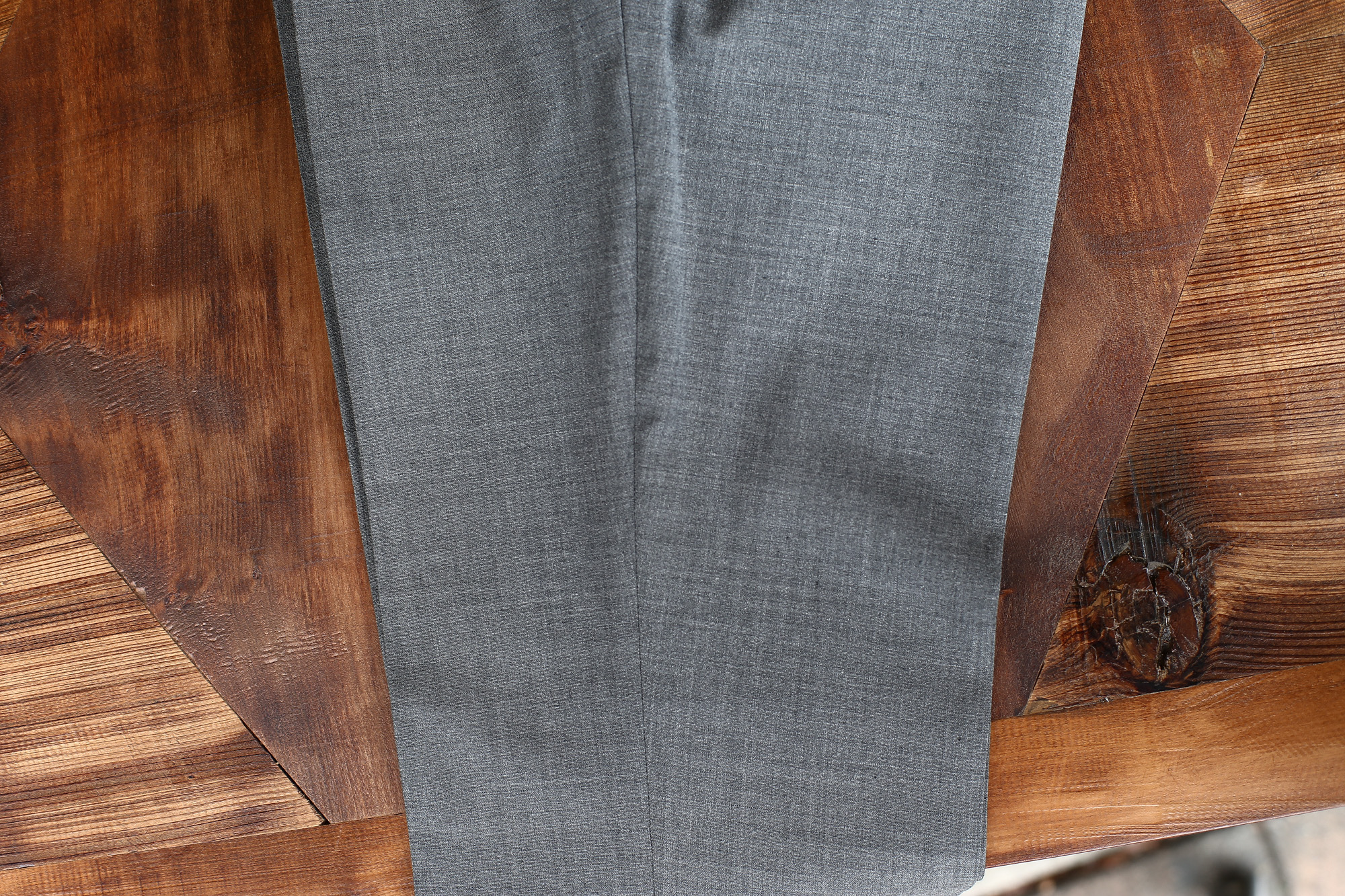 VIGANO (ヴィガーノ) WASHABLE SLACKS (ウォッシャブル スラックス) ウォッシャブル トロピカルウール テーパード 2プリーツ パンツ MEDIUM GRAY (ミディアムグレー・928) 2018 春夏新作 vigano ヴィガーノ 愛知 名古屋 Alto e Diritto アルト エ デリット スラックス グレスラ ネイビースラックス