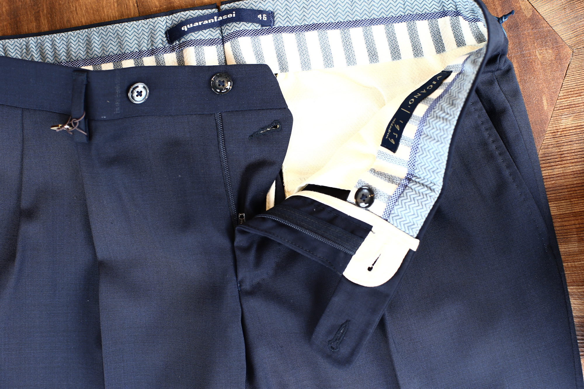 VIGANO (ヴィガーノ) WASHABLE SLACKS (ウォッシャブル スラックス) ウォッシャブル トロピカルウール テーパード 2プリーツ パンツ NAVY (ネイビー・880) 2018 春夏新作 vigano ヴィガーノ 愛知 名古屋 Alto e Diritto アルト エ デリット スラックス グレスラ ネイビースラックス