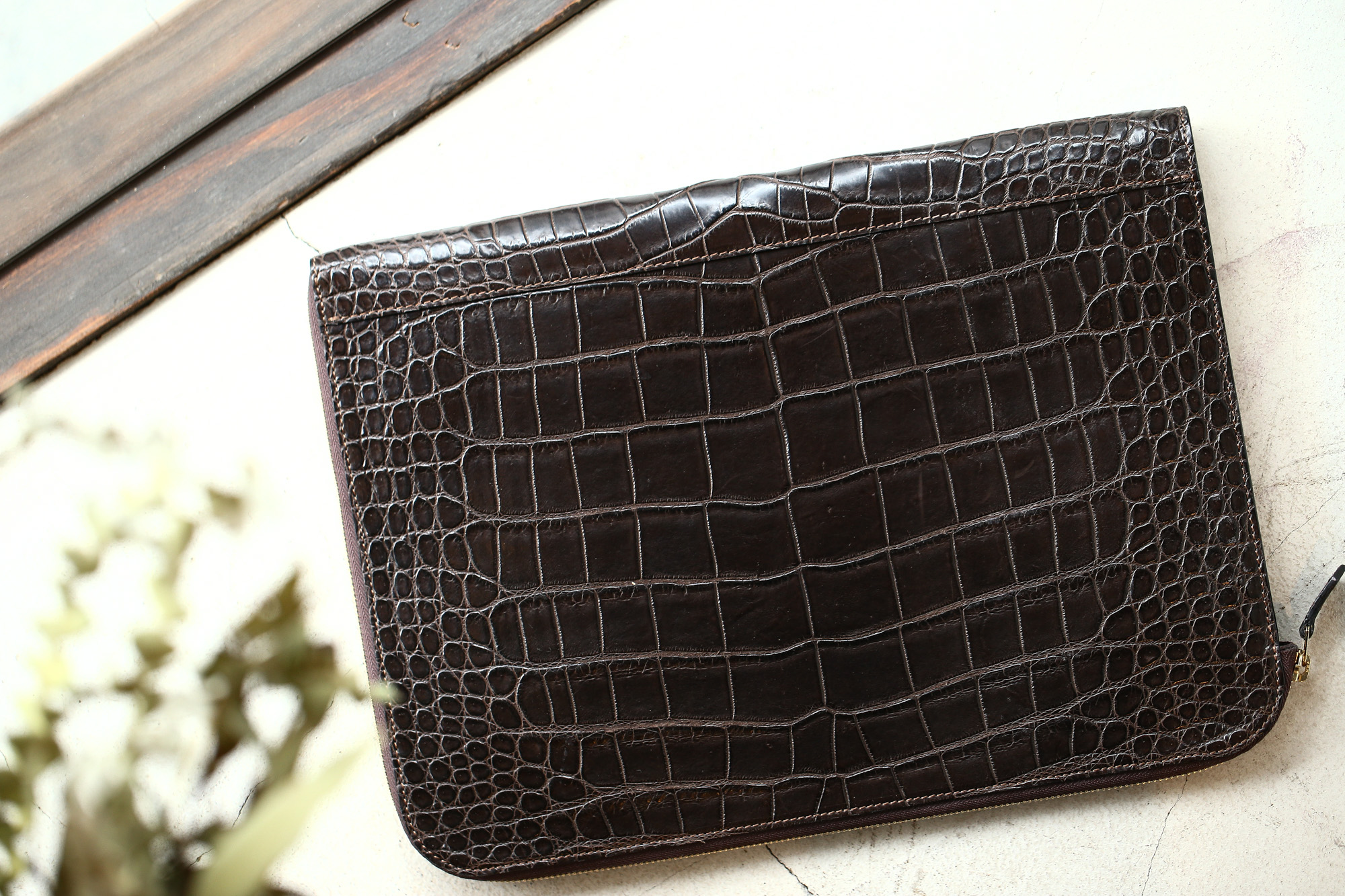 Cisei × 山本製鞄 (シセイ × 山本製鞄) Crocodile Document Case Large (クロコダイル ドキュメントケース ラージ) Nile Crocodile Leather (ワニ革) ナイル クロコダイル クラッチバッグ BLACK(ブラック),NAVY(ネイビー),BROWN(ブラウン)  Made in Japan (日本製)  cisei yamamotoseiho トートバック クロコ 愛知 名古屋 Alto e Diritto アルト エ デリット