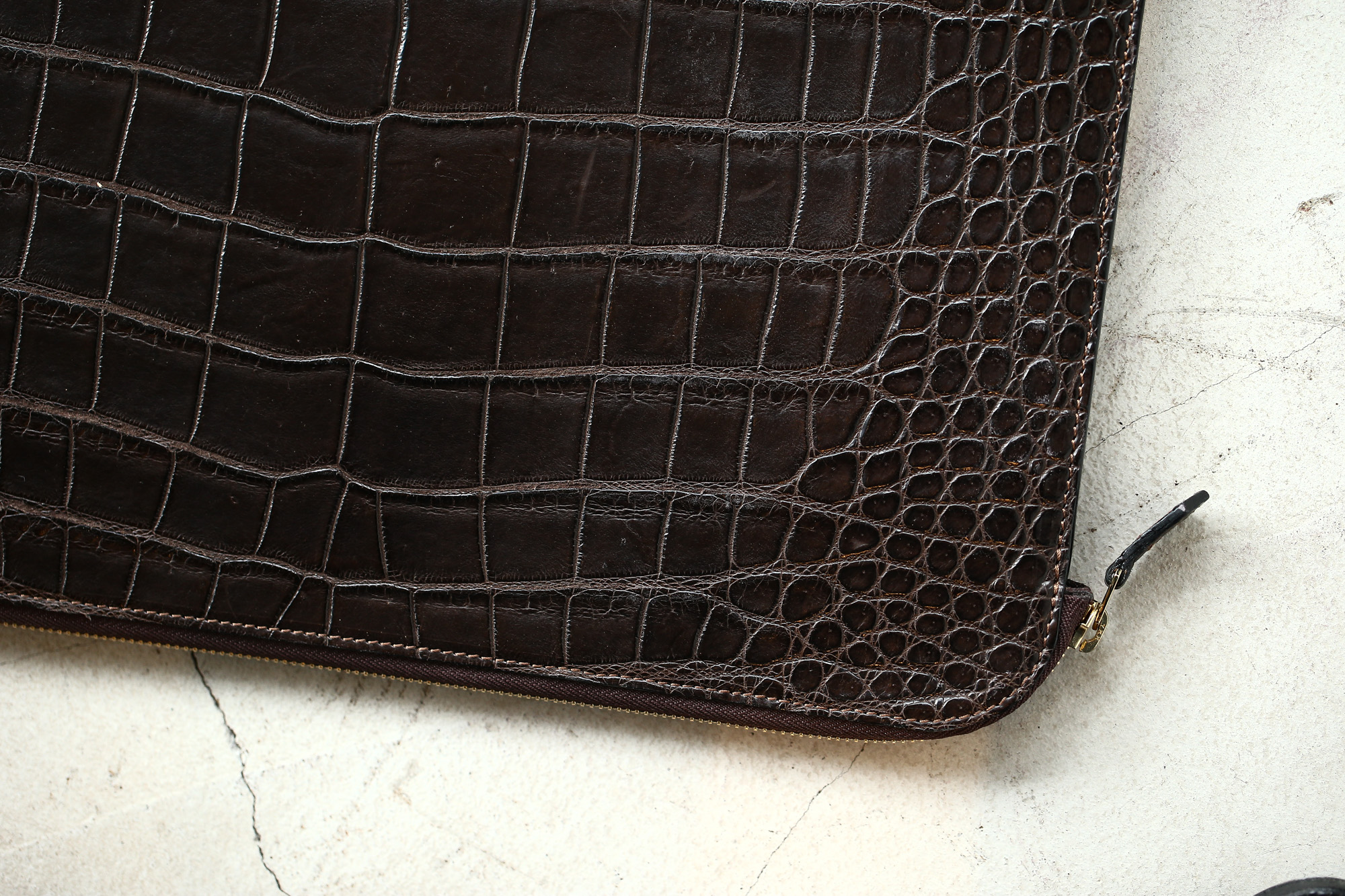 Cisei × 山本製鞄 (シセイ × 山本製鞄) Crocodile Document Case Large (クロコダイル ドキュメントケース ラージ) Nile Crocodile Leather (ワニ革) ナイル クロコダイル クラッチバッグ BLACK(ブラック),NAVY(ネイビー),BROWN(ブラウン)  Made in Japan (日本製)  cisei yamamotoseiho トートバック クロコ 愛知 名古屋 Alto e Diritto アルト エ デリット
