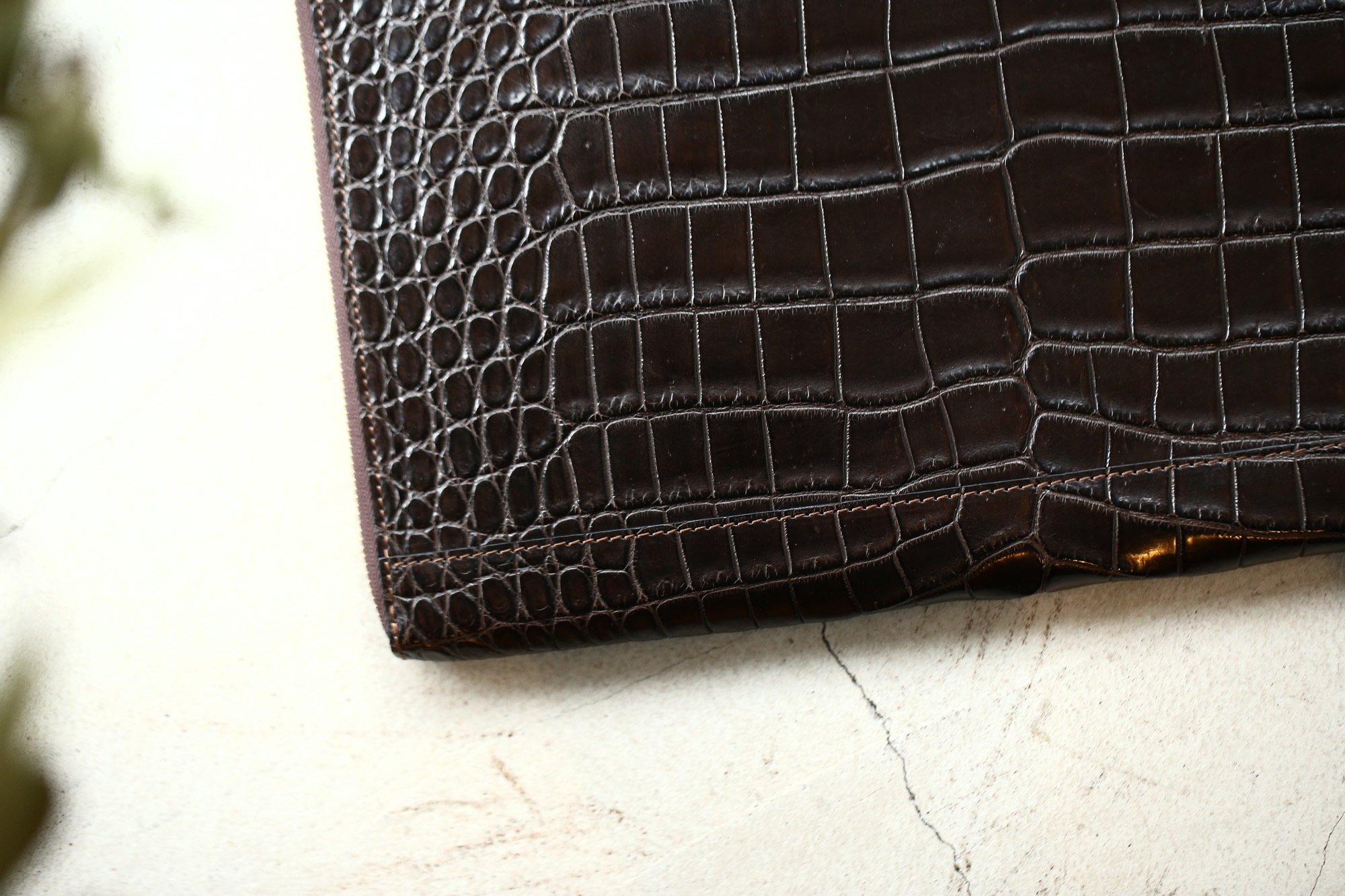 Cisei × 山本製鞄 (シセイ × 山本製鞄) Crocodile Document Case Large (クロコダイル ドキュメントケース ラージ) Nile Crocodile Leather (ワニ革) ナイル クロコダイル クラッチバッグ BLACK(ブラック),NAVY(ネイビー),BROWN(ブラウン)  Made in Japan (日本製)  cisei yamamotoseiho トートバック クロコ 愛知 名古屋 Alto e Diritto アルト エ デリット