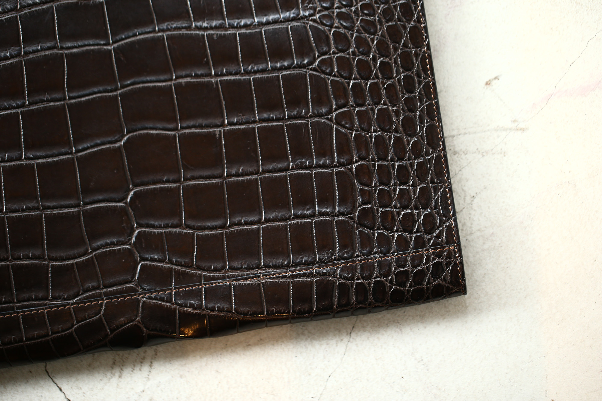 Cisei × 山本製鞄 (シセイ × 山本製鞄) Crocodile Document Case Large (クロコダイル ドキュメントケース ラージ) Nile Crocodile Leather (ワニ革) ナイル クロコダイル クラッチバッグ BLACK(ブラック),NAVY(ネイビー),BROWN(ブラウン)  Made in Japan (日本製)  cisei yamamotoseiho トートバック クロコ 愛知 名古屋 Alto e Diritto アルト エ デリット