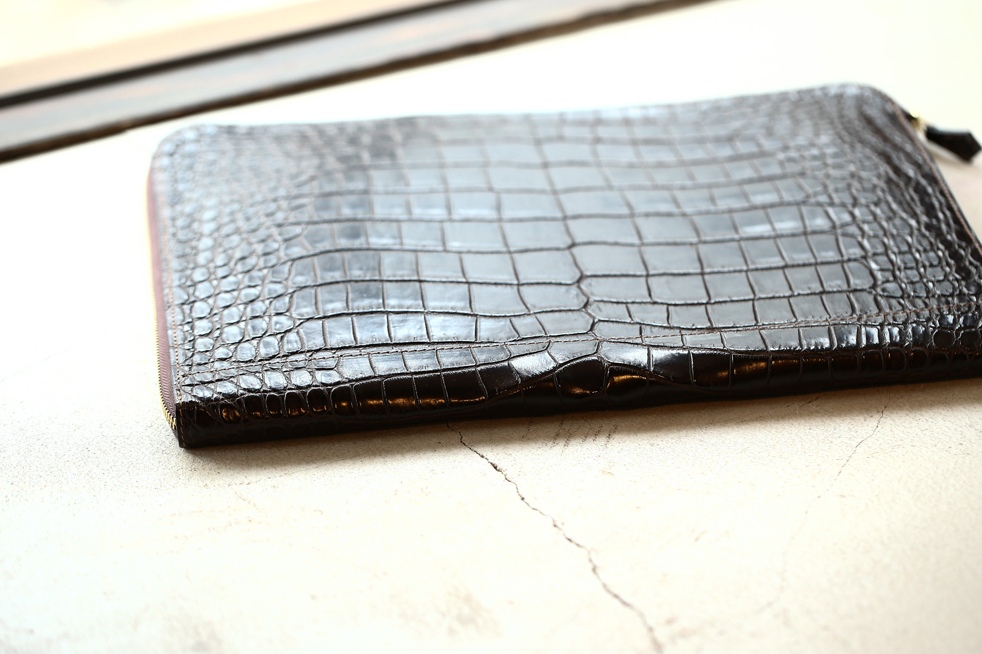 Cisei × 山本製鞄 (シセイ × 山本製鞄) Crocodile Document Case Large (クロコダイル ドキュメントケース ラージ) Nile Crocodile Leather (ワニ革) ナイル クロコダイル クラッチバッグ BLACK(ブラック),NAVY(ネイビー),BROWN(ブラウン)  Made in Japan (日本製)  cisei yamamotoseiho トートバック クロコ 愛知 名古屋 Alto e Diritto アルト エ デリット