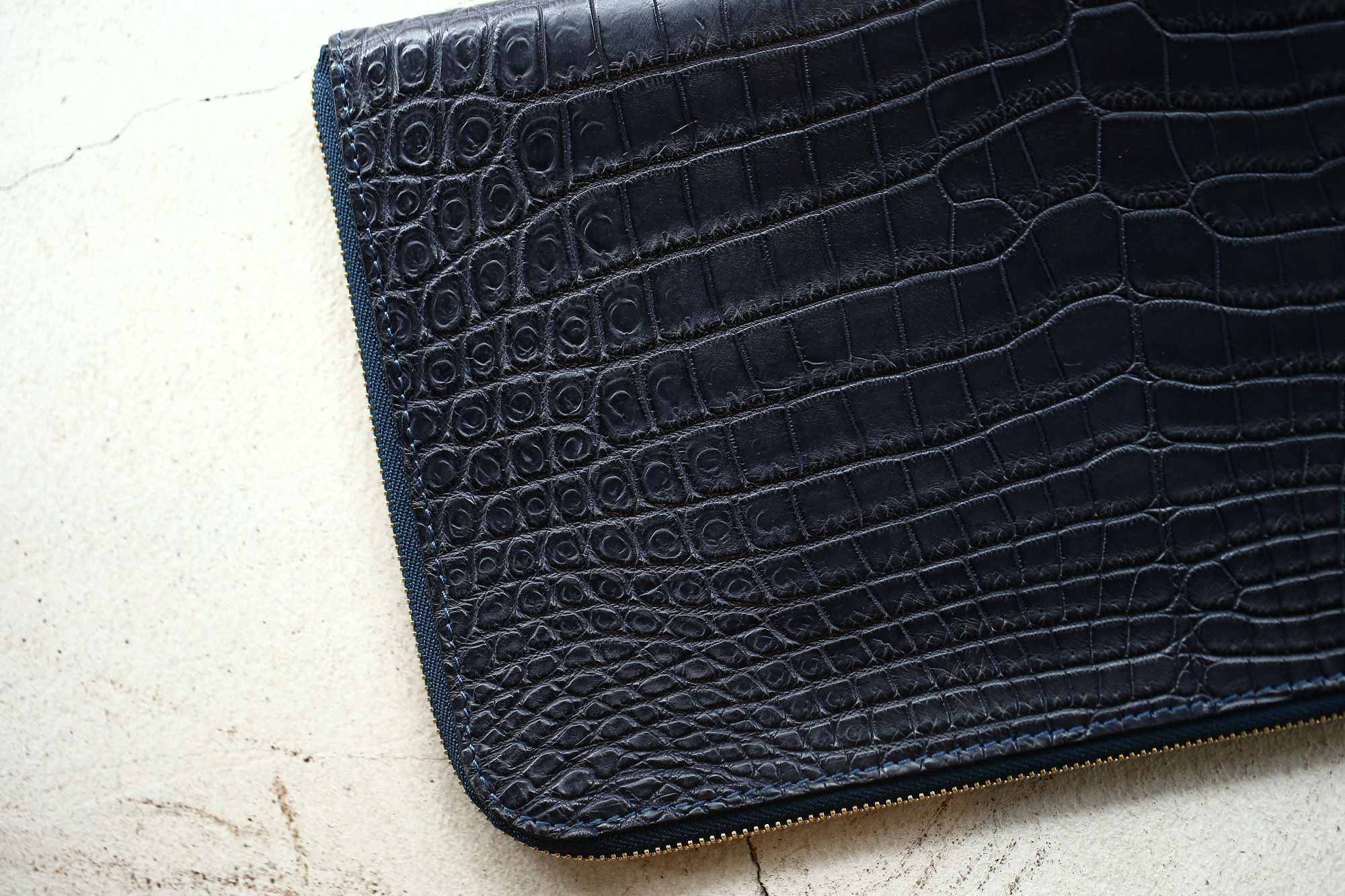 Cisei × 山本製鞄 (シセイ × 山本製鞄) Crocodile Document Case Small (クロコダイル ドキュメントケース スモール) Nile Crocodile Leather (ワニ革) ナイル クロコダイル クラッチバッグ BLACK(ブラック),NAVY(ネイビー),BROWN(ブラウン)  Made in Japan (日本製)  cisei yamamotoseiho トートバック クロコ 愛知 名古屋 Alto e Diritto アルト エ デリット