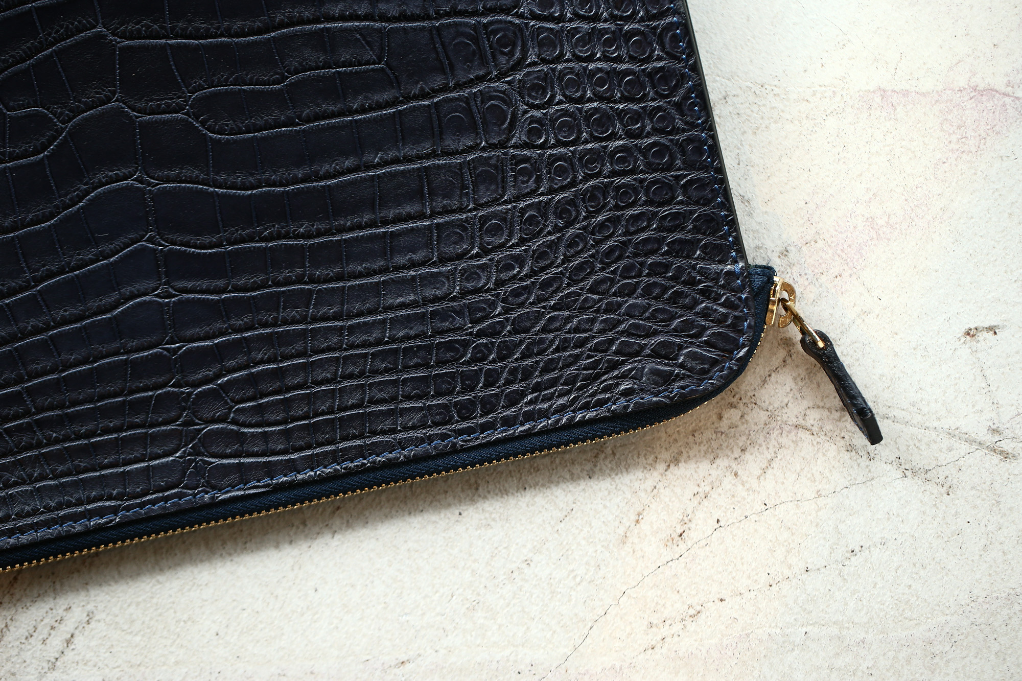 Cisei × 山本製鞄 (シセイ × 山本製鞄) Crocodile Document Case Small (クロコダイル ドキュメントケース スモール) Nile Crocodile Leather (ワニ革) ナイル クロコダイル クラッチバッグ BLACK(ブラック),NAVY(ネイビー),BROWN(ブラウン)  Made in Japan (日本製)  cisei yamamotoseiho トートバック クロコ 愛知 名古屋 Alto e Diritto アルト エ デリット