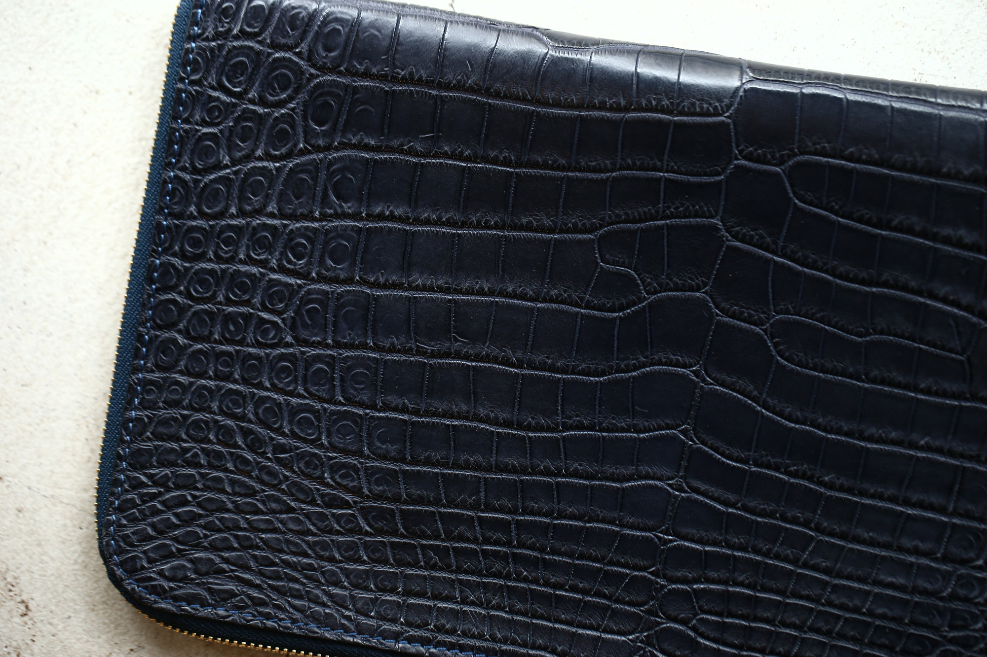 Cisei × 山本製鞄 (シセイ × 山本製鞄) Crocodile Document Case Small (クロコダイル ドキュメントケース スモール) Nile Crocodile Leather (ワニ革) ナイル クロコダイル クラッチバッグ BLACK(ブラック),NAVY(ネイビー),BROWN(ブラウン)  Made in Japan (日本製)  cisei yamamotoseiho トートバック クロコ 愛知 名古屋 Alto e Diritto アルト エ デリット