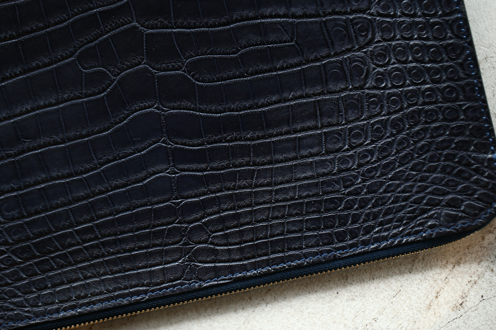 Cisei × 山本製鞄 (シセイ × 山本製鞄) Crocodile Document Case Small (クロコダイル ドキュメントケース スモール) Nile Crocodile Leather (ワニ革) ナイル クロコダイル クラッチバッグ BLACK(ブラック),NAVY(ネイビー),BROWN(ブラウン)  Made in Japan (日本製)  cisei yamamotoseiho トートバック クロコ 愛知 名古屋 Alto e Diritto アルト エ デリット