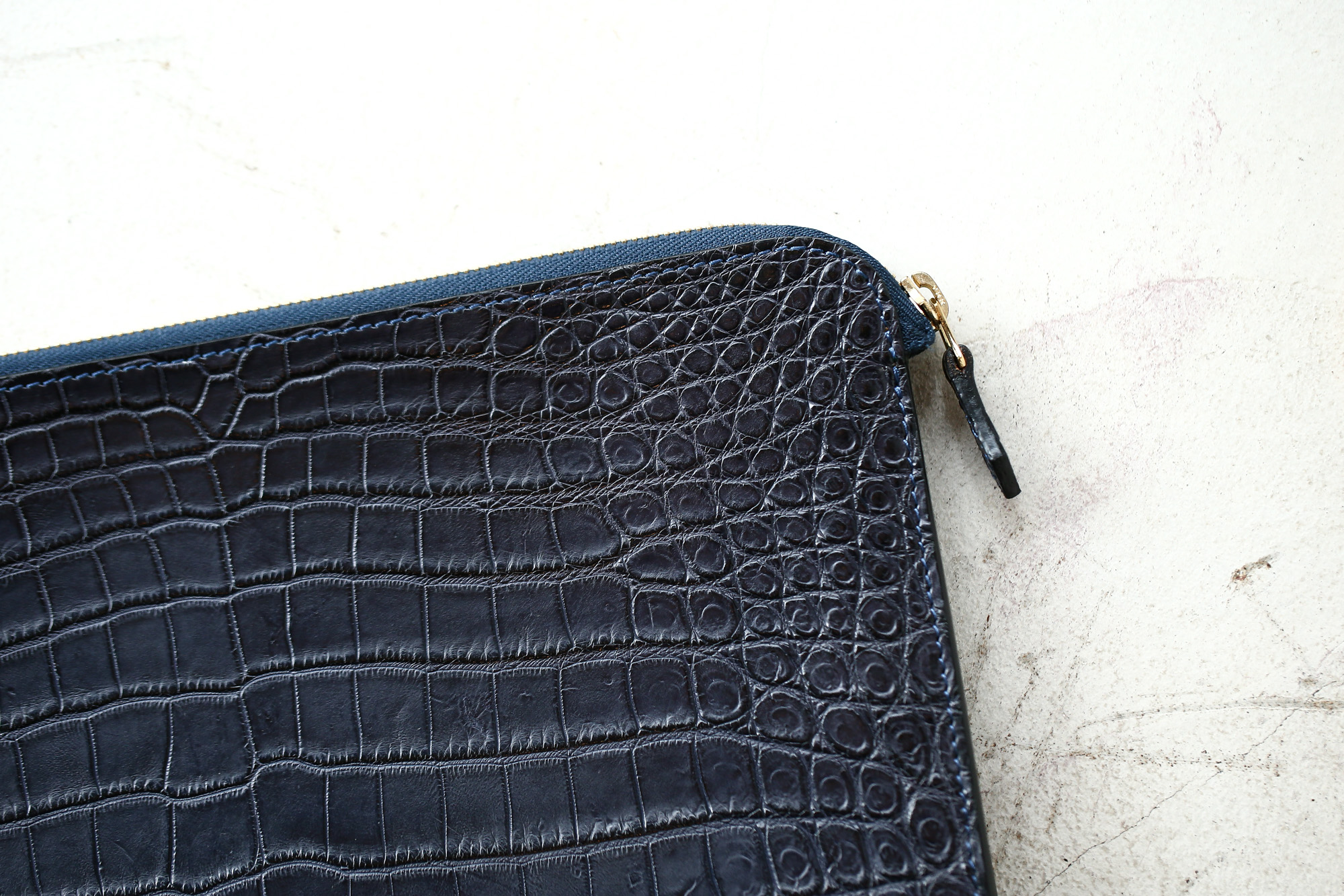 Cisei × 山本製鞄 (シセイ × 山本製鞄) Crocodile Document Case Small (クロコダイル ドキュメントケース スモール) Nile Crocodile Leather (ワニ革) ナイル クロコダイル クラッチバッグ BLACK(ブラック),NAVY(ネイビー),BROWN(ブラウン)  Made in Japan (日本製)  cisei yamamotoseiho トートバック クロコ 愛知 名古屋 Alto e Diritto アルト エ デリット