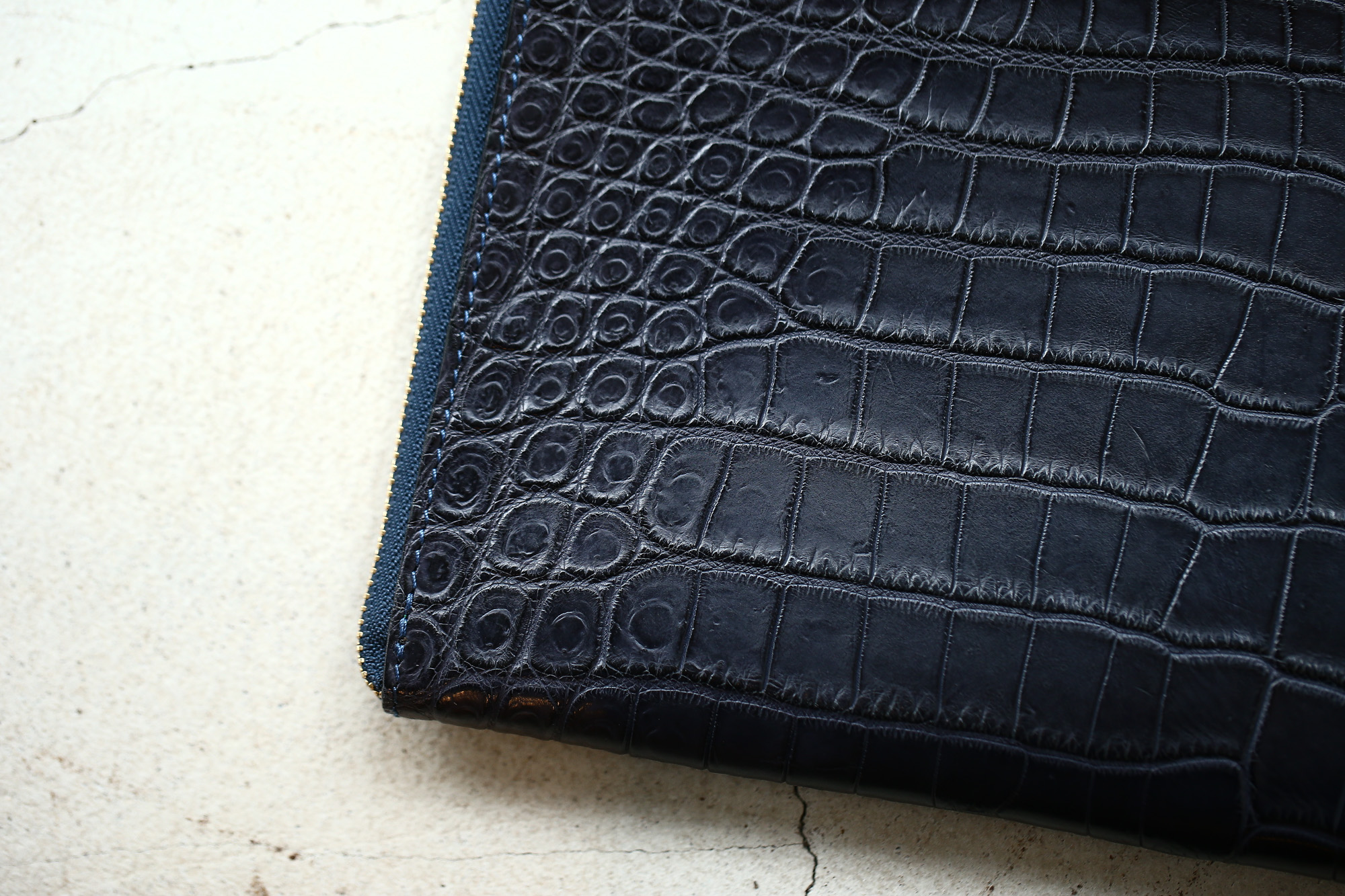 Cisei × 山本製鞄 (シセイ × 山本製鞄) Crocodile Document Case Small (クロコダイル ドキュメントケース スモール) Nile Crocodile Leather (ワニ革) ナイル クロコダイル クラッチバッグ BLACK(ブラック),NAVY(ネイビー),BROWN(ブラウン)  Made in Japan (日本製)  cisei yamamotoseiho トートバック クロコ 愛知 名古屋 Alto e Diritto アルト エ デリット