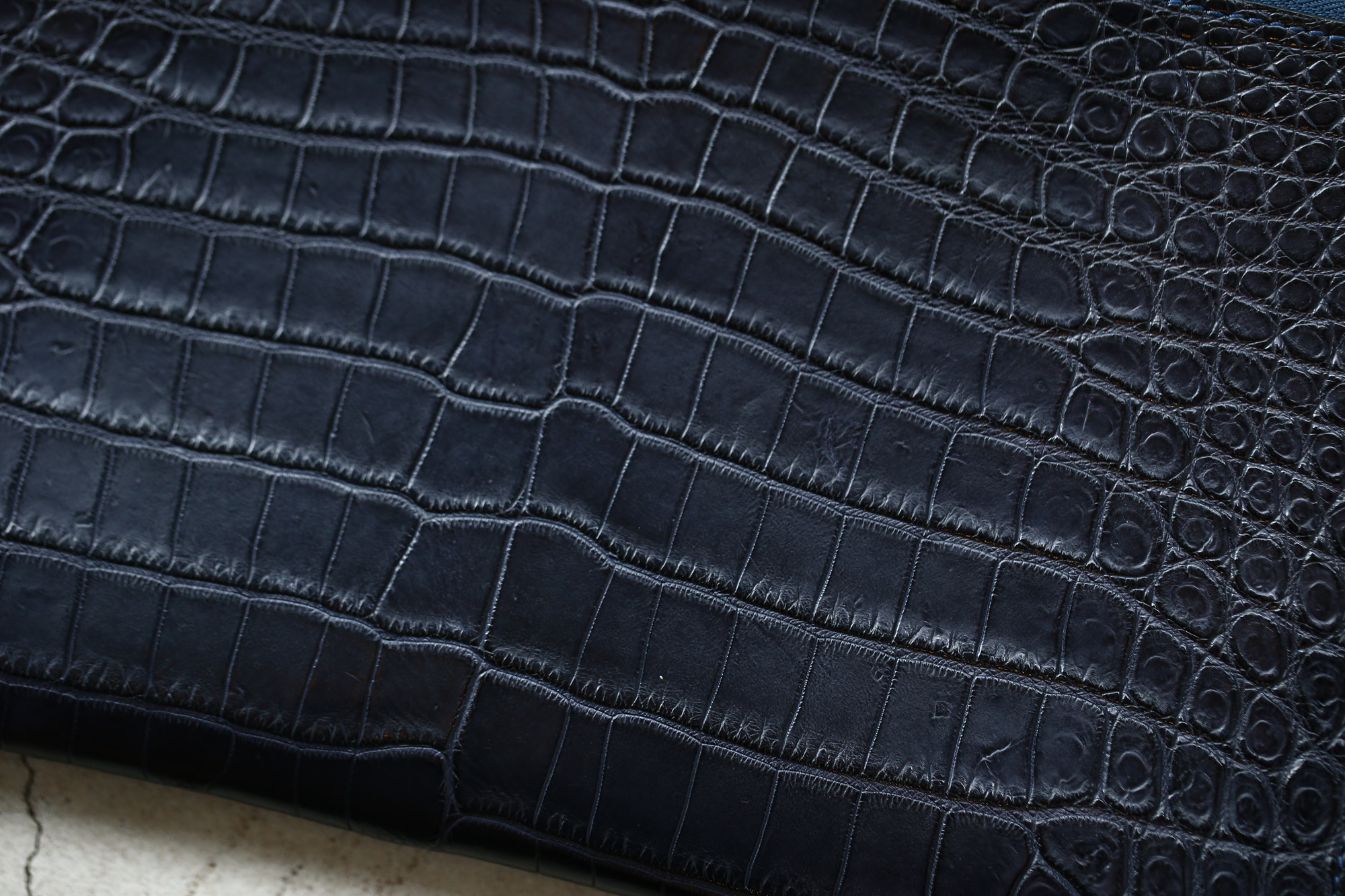 Cisei × 山本製鞄 (シセイ × 山本製鞄) Crocodile Document Case Small (クロコダイル ドキュメントケース スモール) Nile Crocodile Leather (ワニ革) ナイル クロコダイル クラッチバッグ BLACK(ブラック),NAVY(ネイビー),BROWN(ブラウン)  Made in Japan (日本製)  cisei yamamotoseiho トートバック クロコ 愛知 名古屋 Alto e Diritto アルト エ デリット