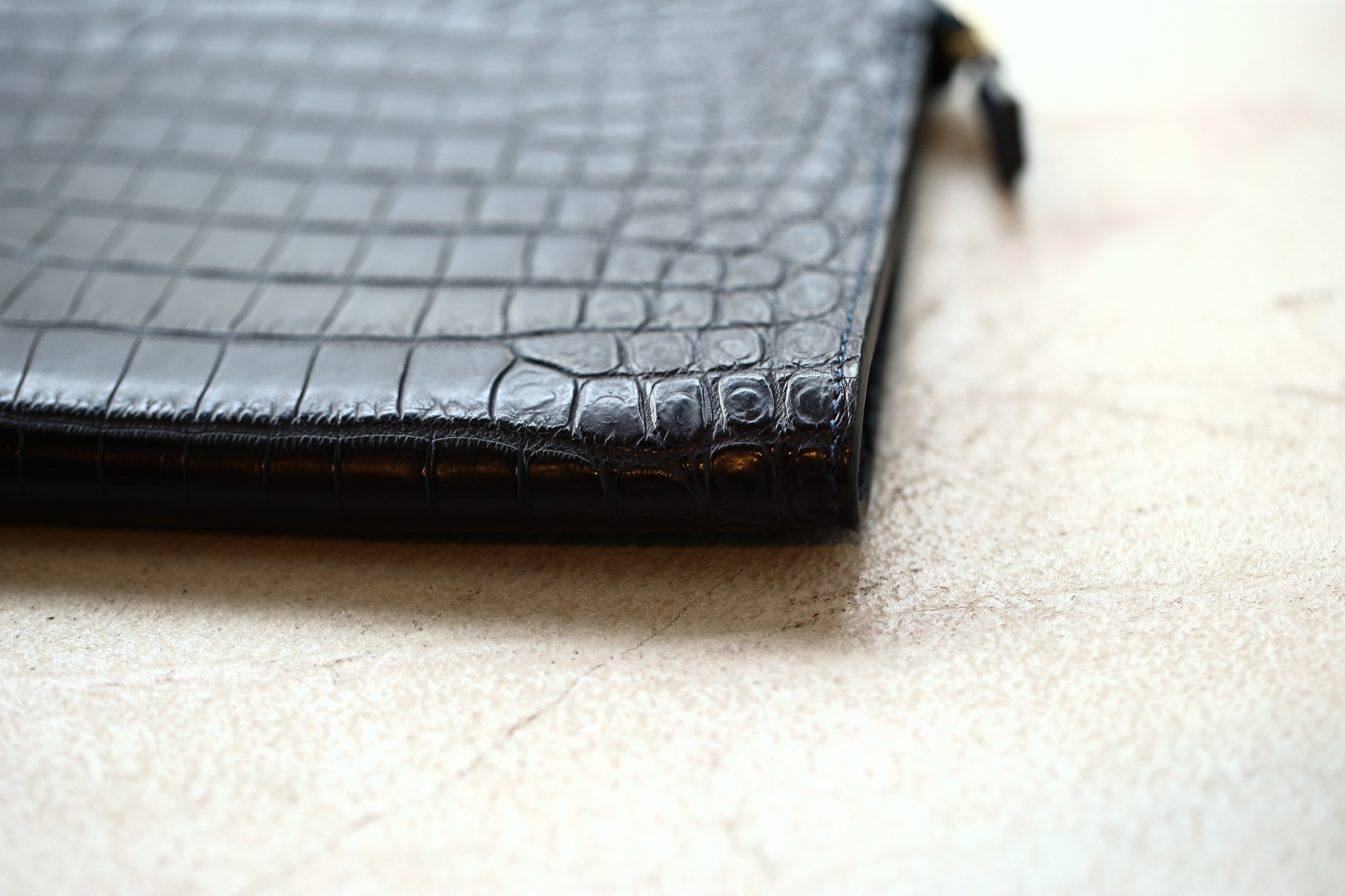 Cisei × 山本製鞄 (シセイ × 山本製鞄) Crocodile Document Case Small (クロコダイル ドキュメントケース スモール) Nile Crocodile Leather (ワニ革) ナイル クロコダイル クラッチバッグ BLACK(ブラック),NAVY(ネイビー),BROWN(ブラウン)  Made in Japan (日本製)  cisei yamamotoseiho トートバック クロコ 愛知 名古屋 Alto e Diritto アルト エ デリット