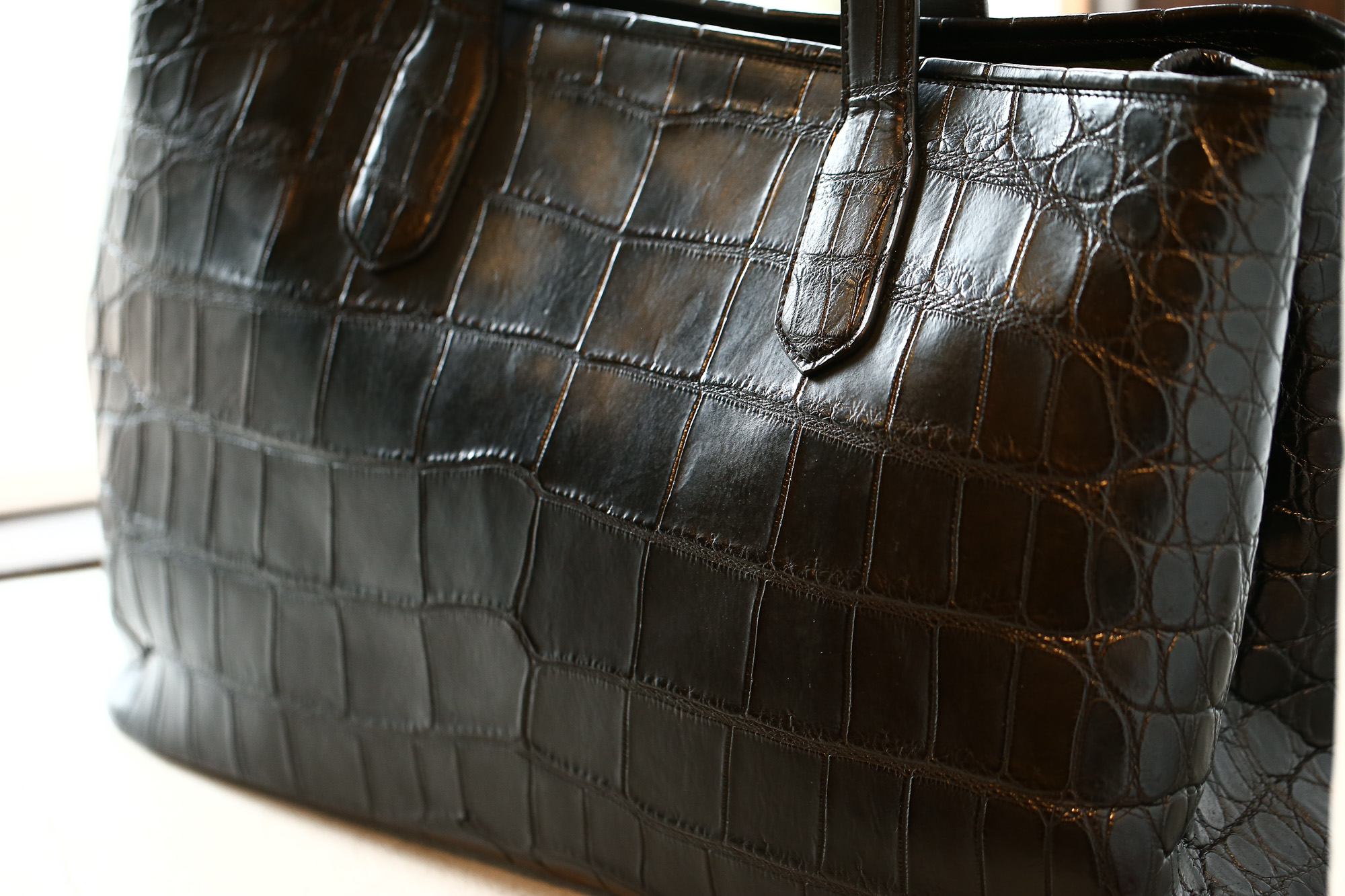 Cisei × 山本製鞄 (シセイ × 山本製鞄) Crocodile Tote Bag Large (クロコダイル トートバッグ ラージ) Large Crocodile Leather (ワニ革) ラージクロコダイル トート バッグ BLACK(ブラック),NAVY(ネイビー),BROWN(ブラウン) Made in Japan (日本製) cisei yamamotoseiho トートバック クロコ 愛知 名古屋 Alto e Diritto アルト エ デリット