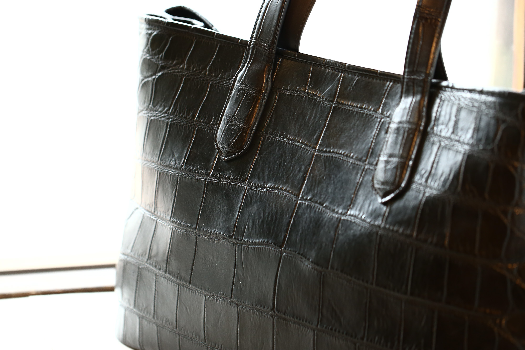 Cisei × 山本製鞄 (シセイ × 山本製鞄) Crocodile Tote Bag Large (クロコダイル トートバッグ ラージ) Large Crocodile Leather (ワニ革) ラージクロコダイル トート バッグ BLACK(ブラック),NAVY(ネイビー),BROWN(ブラウン) Made in Japan (日本製) cisei yamamotoseiho トートバック クロコ 愛知 名古屋 Alto e Diritto アルト エ デリット