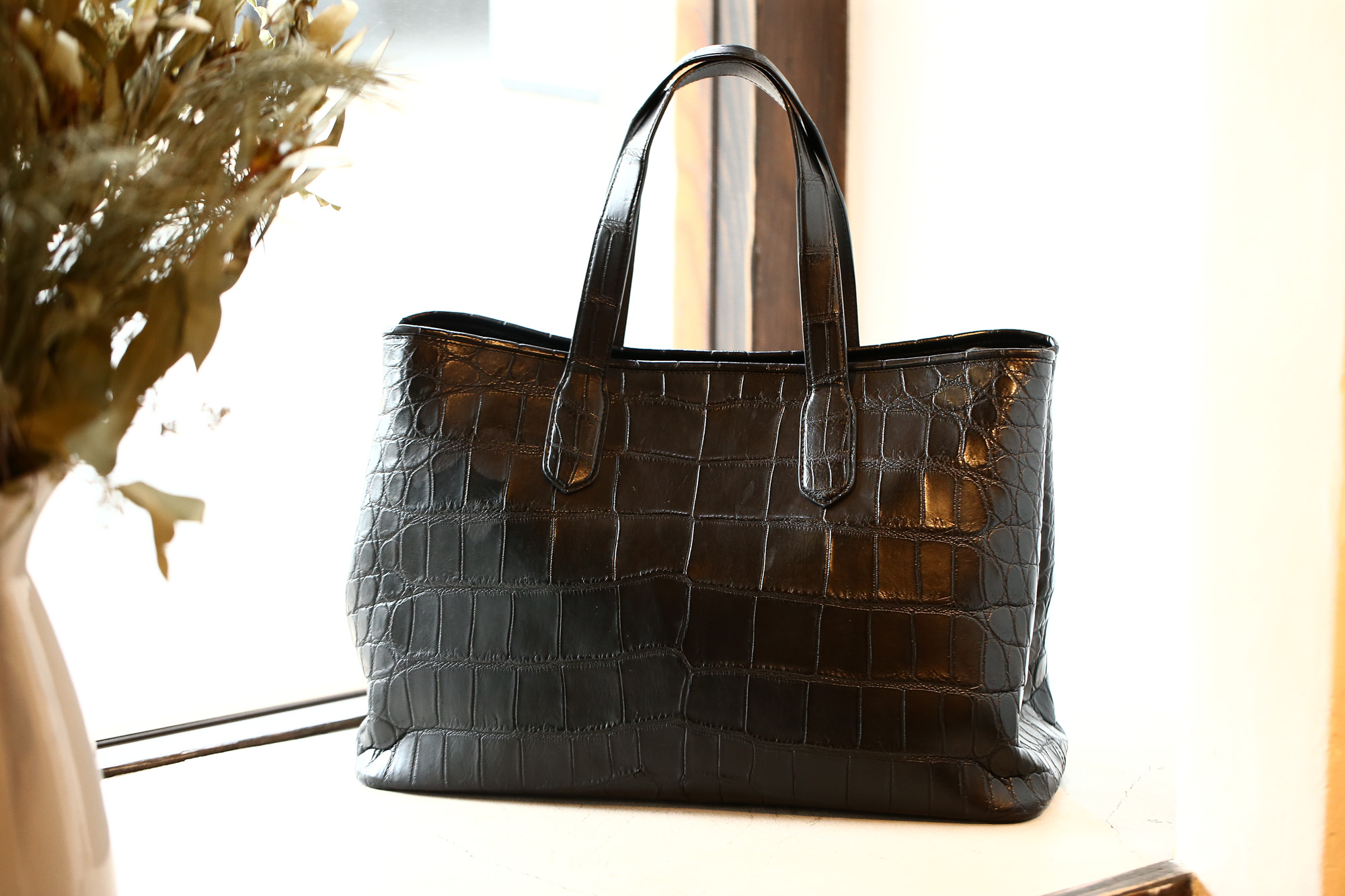 Cisei × 山本製鞄 (シセイ × 山本製鞄) Crocodile Tote Bag Large (クロコダイル トートバッグ ラージ) Large Crocodile Leather (ワニ革) ラージクロコダイル トート バッグ BLACK(ブラック),NAVY(ネイビー),BROWN(ブラウン) Made in Japan (日本製) cisei yamamotoseiho トートバック クロコ 愛知 名古屋 Alto e Diritto アルト エ デリット